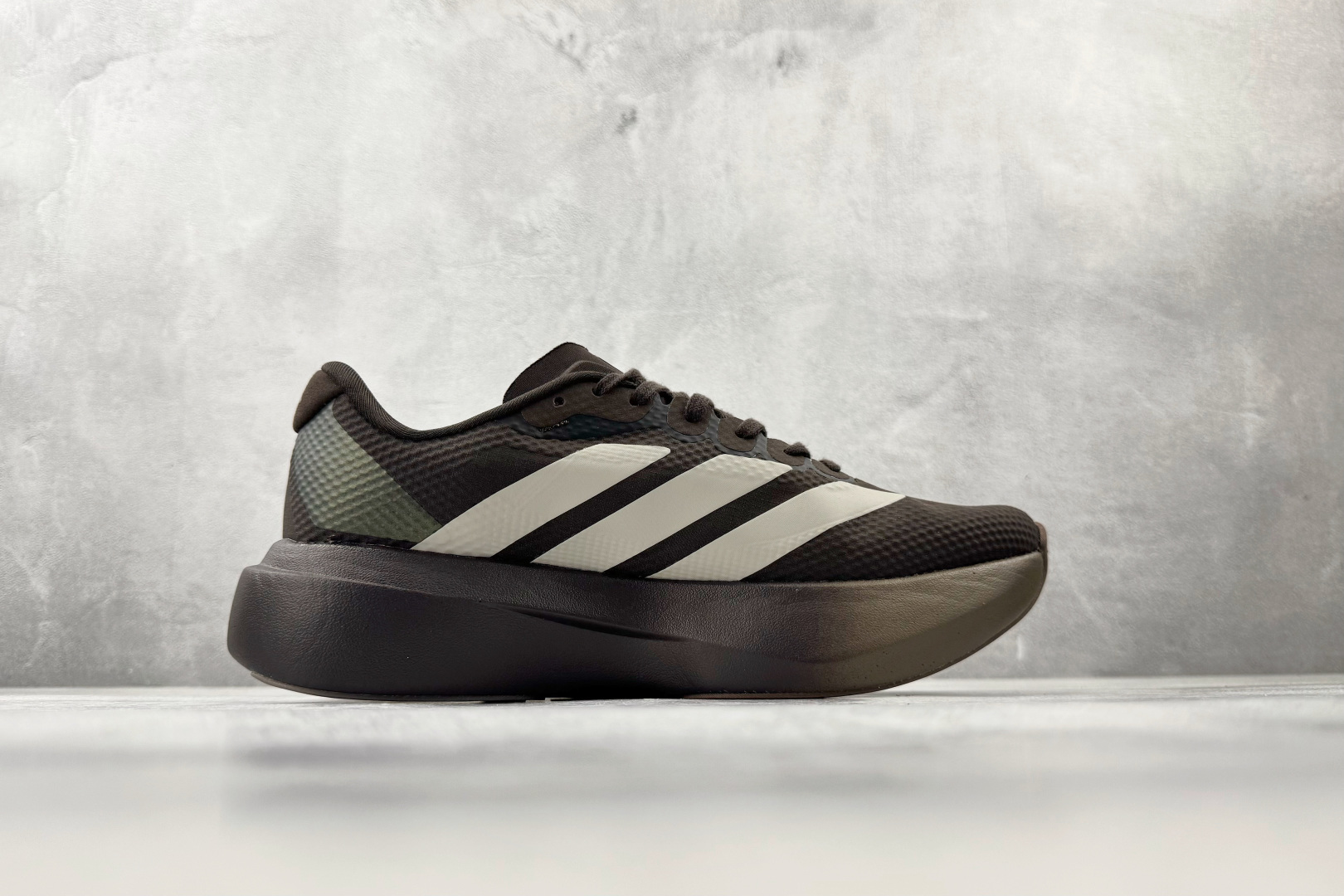 180 adidas Adizero Evo SL WOVEN 褐色 KJ2002
