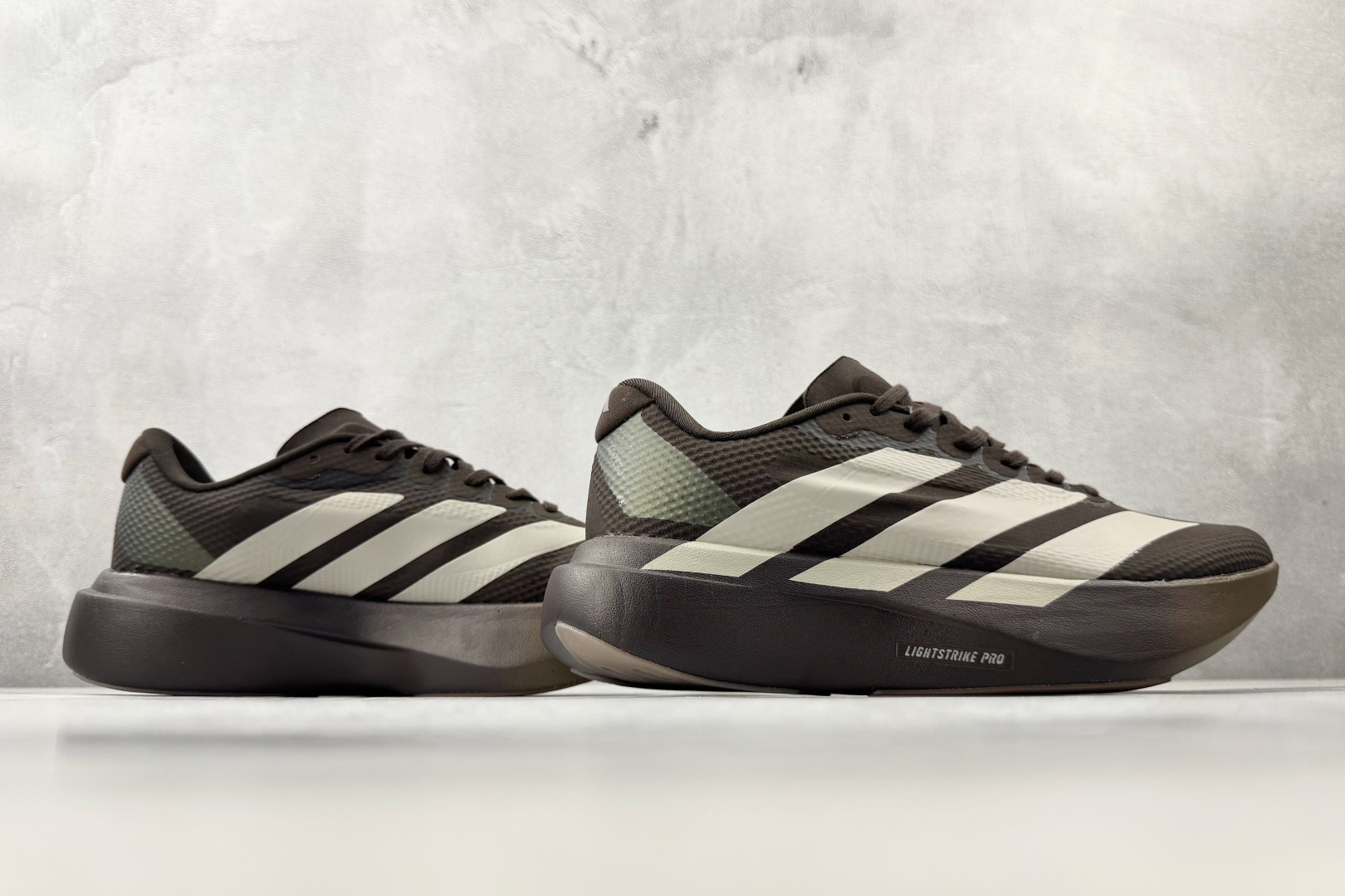 180 adidas Adizero Evo SL WOVEN 褐色 KJ2002