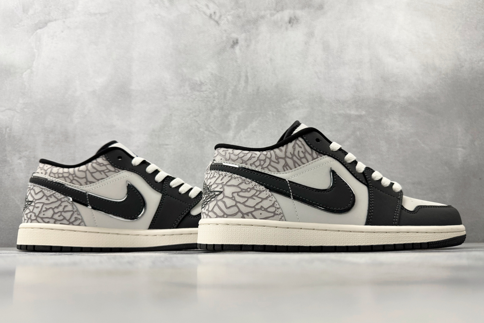 综合版 Jordan Air Jordan 1 LOW SE V2 帆白宝蓝 IU2268-100-Top High Quatity Cheap Sneakers Fashion Clothing Clothes Bags handbags Shoes of all Brand wholesale With The best Quality And Beautiful Price from China Factory Chinese suppliers wholesaler seller 综合版 Jordan Air Jordan 1 LOW SE V2 帆白宝蓝 IU2268-100