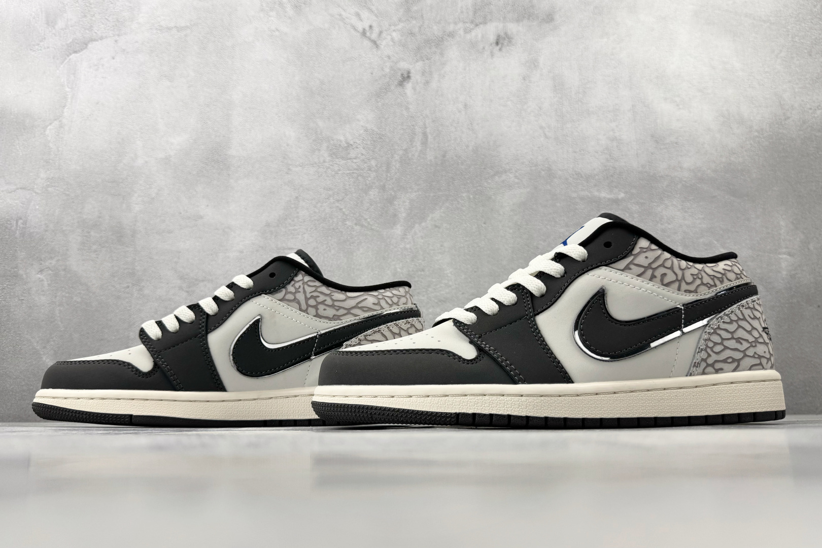 综合版 Jordan Air Jordan 1 LOW SE V2 帆白宝蓝 IU2268-100-Top High Quatity Cheap Sneakers Fashion Clothing Clothes Bags handbags Shoes of all Brand wholesale With The best Quality And Beautiful Price from China Factory Chinese suppliers wholesaler seller 综合版 Jordan Air Jordan 1 LOW SE V2 帆白宝蓝 IU2268-100