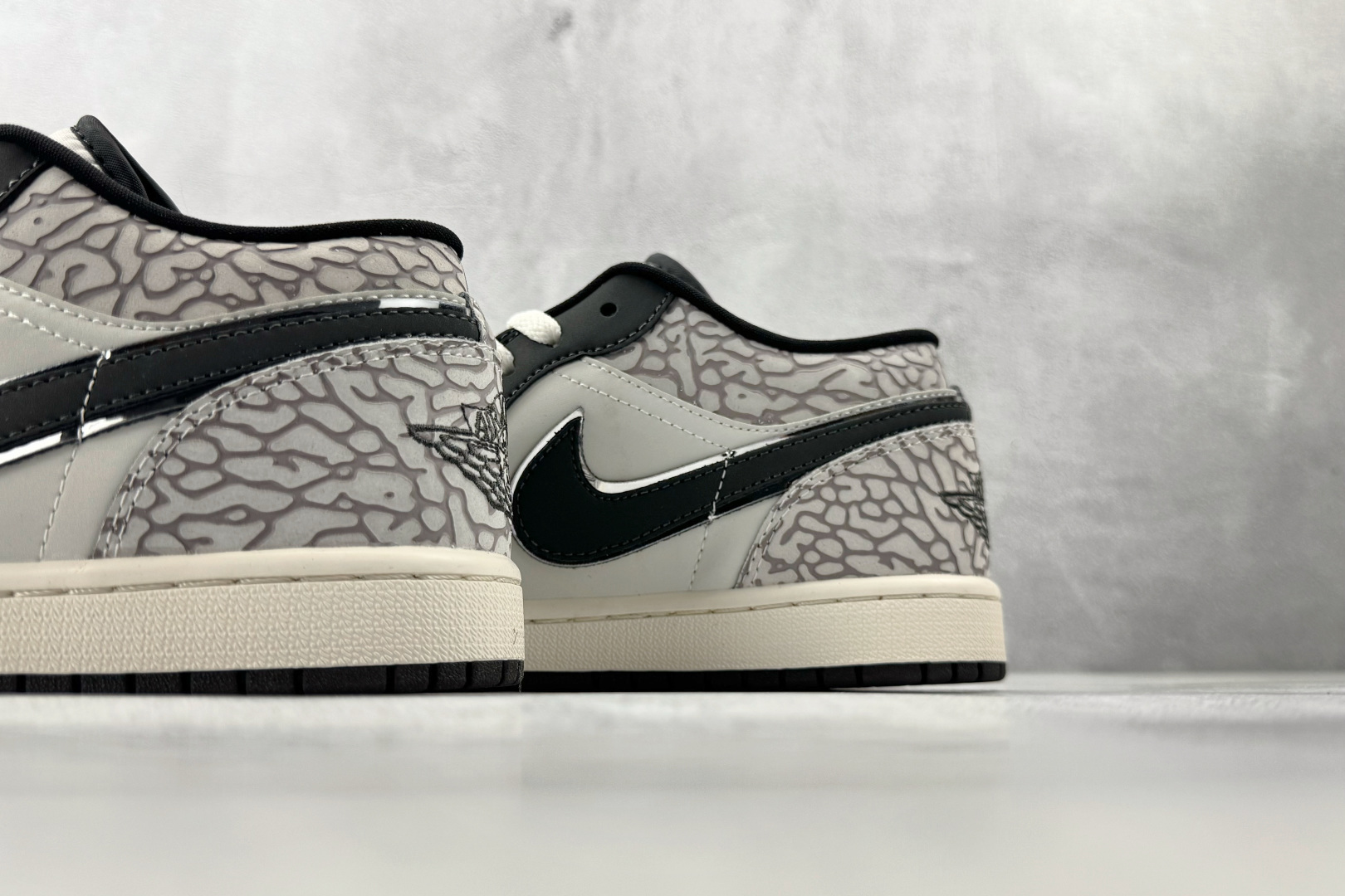 综合版 Jordan Air Jordan 1 LOW SE V2 帆白宝蓝 IU2268-100-Top High Quatity Cheap Sneakers Fashion Clothing Clothes Bags handbags Shoes of all Brand wholesale With The best Quality And Beautiful Price from China Factory Chinese suppliers wholesaler seller 综合版 Jordan Air Jordan 1 LOW SE V2 帆白宝蓝 IU2268-100