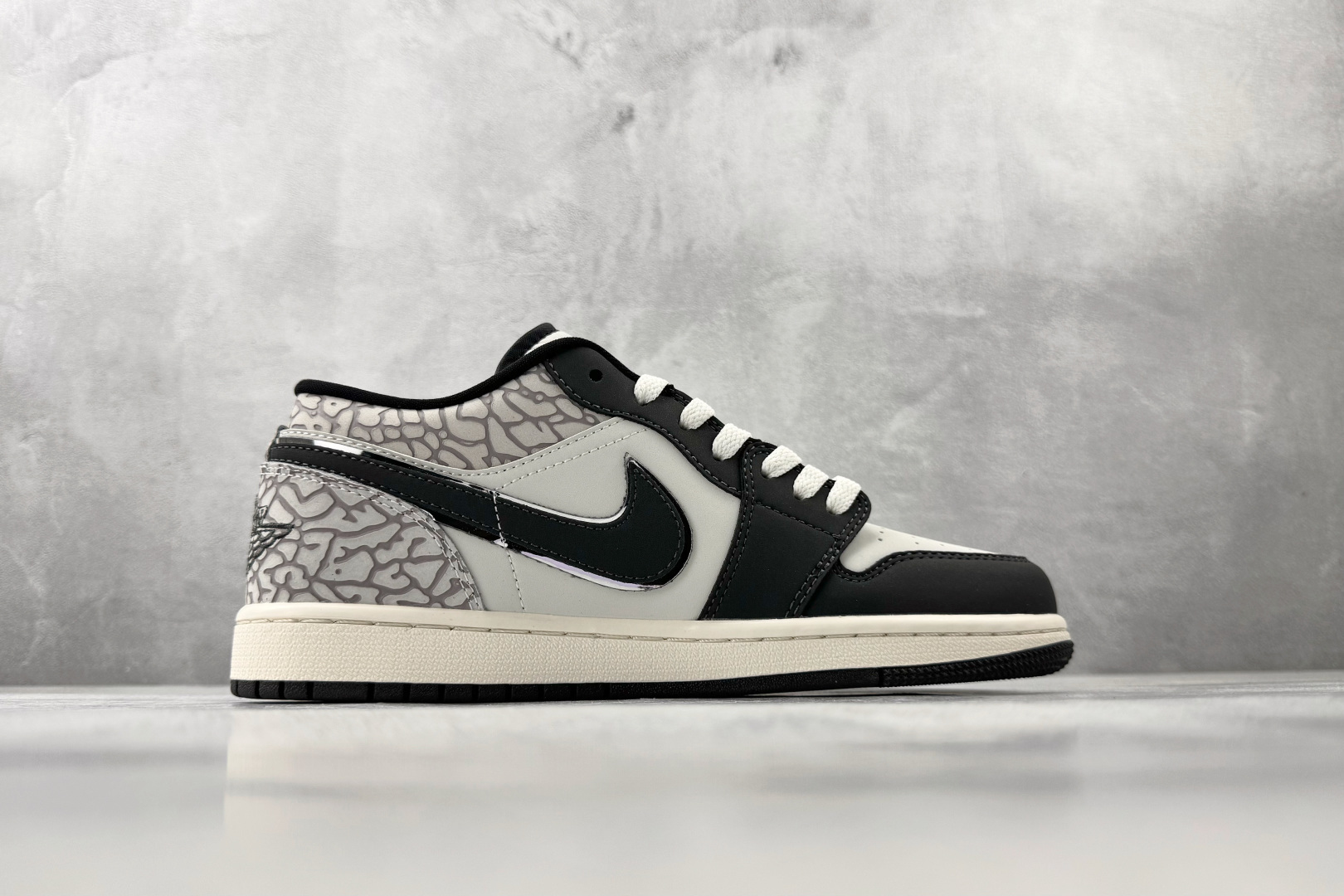 综合版 Jordan Air Jordan 1 LOW SE V2 帆白宝蓝 IU2268-100-Top High Quatity Cheap Sneakers Fashion Clothing Clothes Bags handbags Shoes of all Brand wholesale With The best Quality And Beautiful Price from China Factory Chinese suppliers wholesaler seller 综合版 Jordan Air Jordan 1 LOW SE V2 帆白宝蓝 IU2268-100