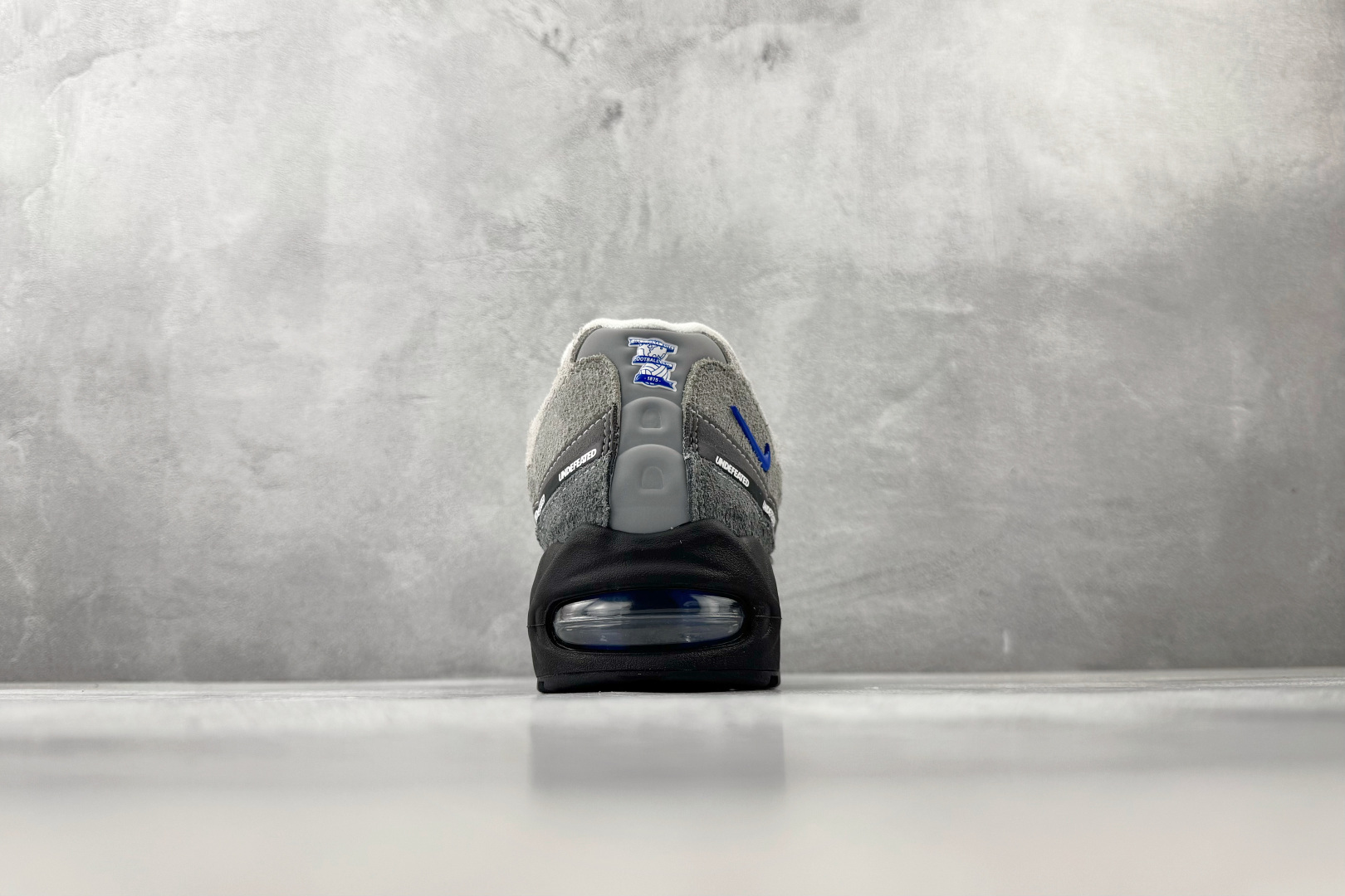 原厂特供 Nike × UNDEFEATED Air Max 95 SP灰色 IB4523-001-Top High Quatity Cheap Sneakers Fashion Clothing Clothes Bags handbags Shoes of all Brand wholesale With The best Quality And Beautiful Price from China Factory Chinese suppliers wholesaler seller 原厂特供 Nike × UNDEFEATED Air Max 95 SP灰色 IB4523-001