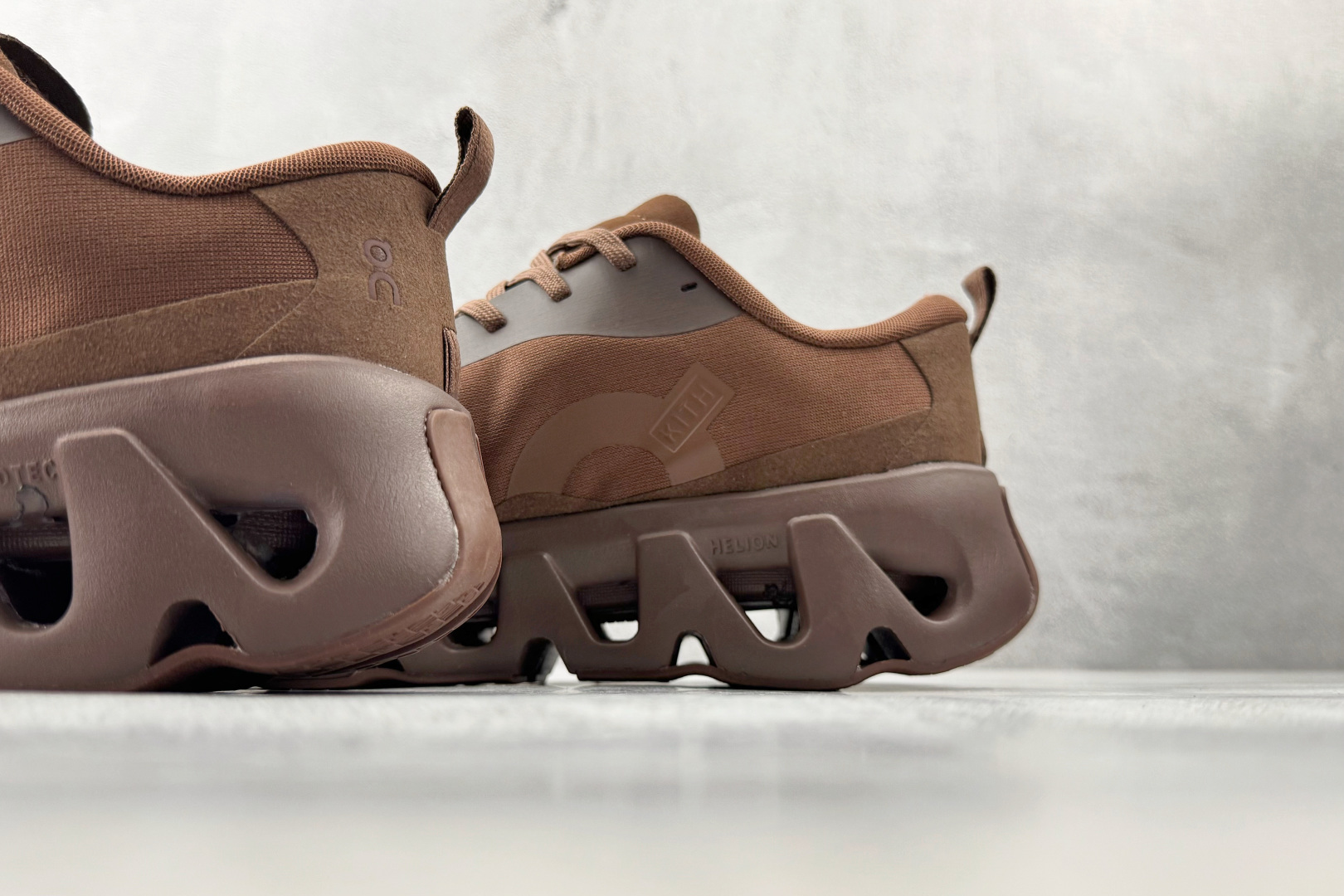 200 On × KITH K-Tech 1 咖啡 3MG107