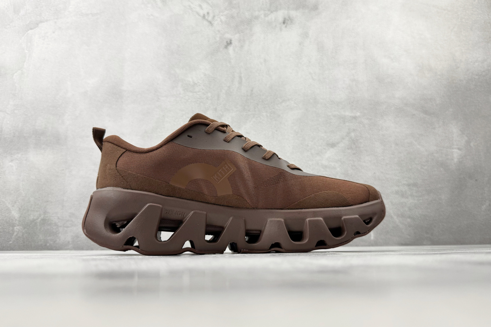 200 On × KITH K-Tech 1 咖啡 3MG107