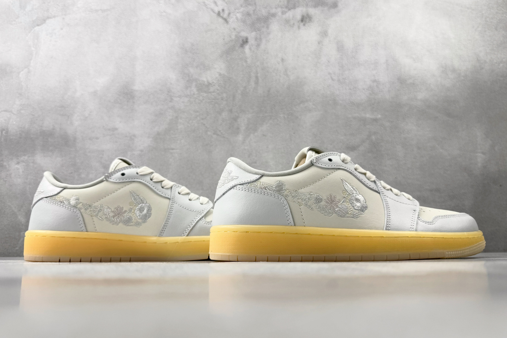 Jordan Air Jordan 1 Retro Low ”Floral Swoosh” 白色 IF4391-100-Top High Quatity Cheap Sneakers Fashion Clothing Clothes Bags handbags Shoes of all Brand wholesale With The best Quality And Beautiful Price from China Factory Chinese suppliers wholesaler seller Jordan Air Jordan 1 Retro Low ”Floral Swoosh” 白色 IF4391-100
