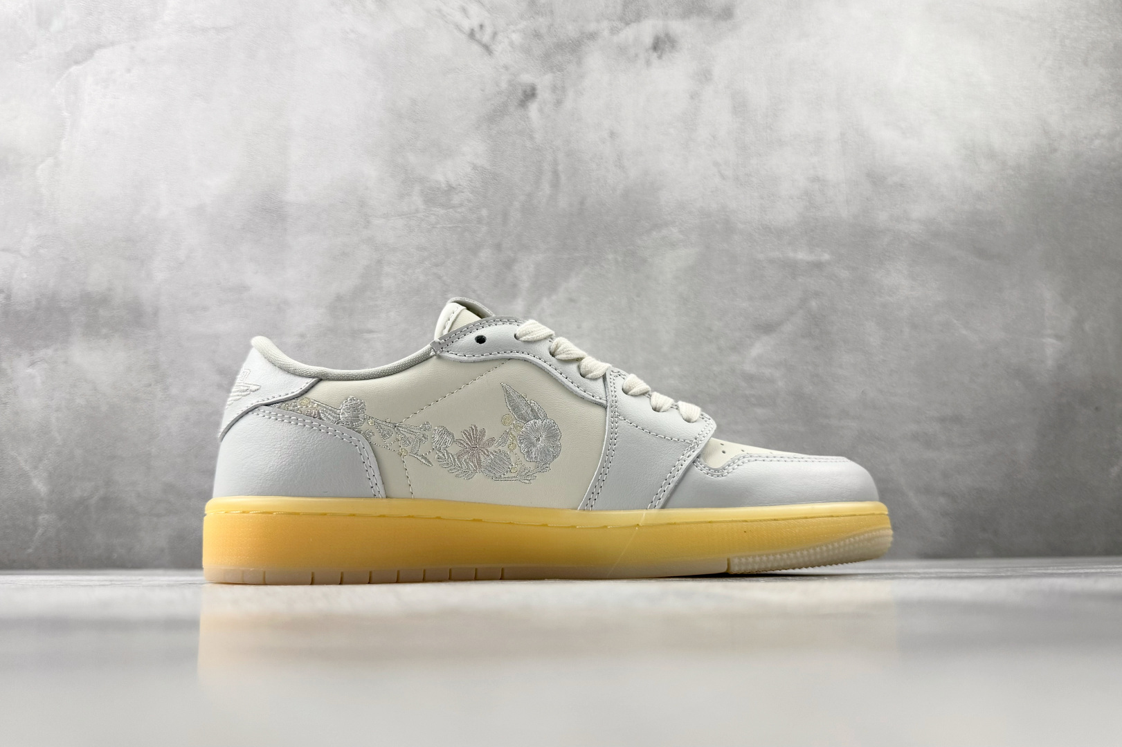 Jordan Air Jordan 1 Retro Low ”Floral Swoosh” 白色 IF4391-100-Top High Quatity Cheap Sneakers Fashion Clothing Clothes Bags handbags Shoes of all Brand wholesale With The best Quality And Beautiful Price from China Factory Chinese suppliers wholesaler seller Jordan Air Jordan 1 Retro Low ”Floral Swoosh” 白色 IF4391-100