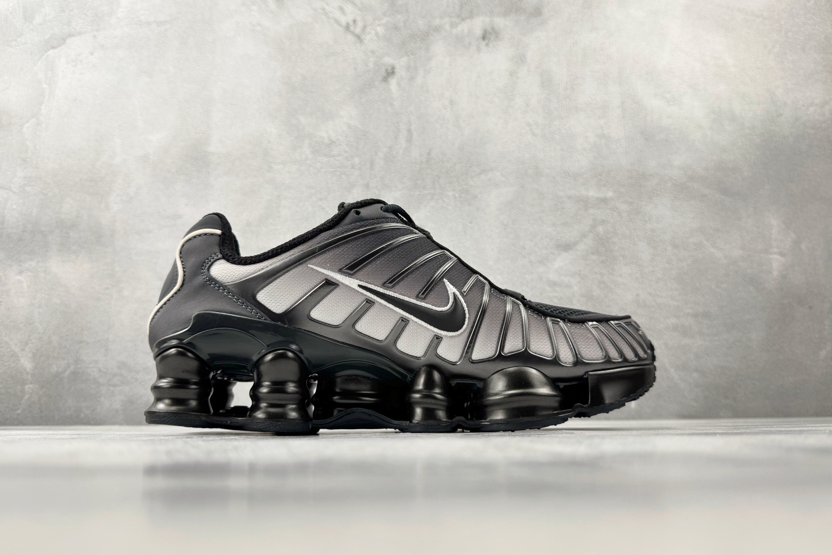 原版开发 Nike Shox TL系列 黑色货号：IH1336-002尺码：39 40 40.5 41 