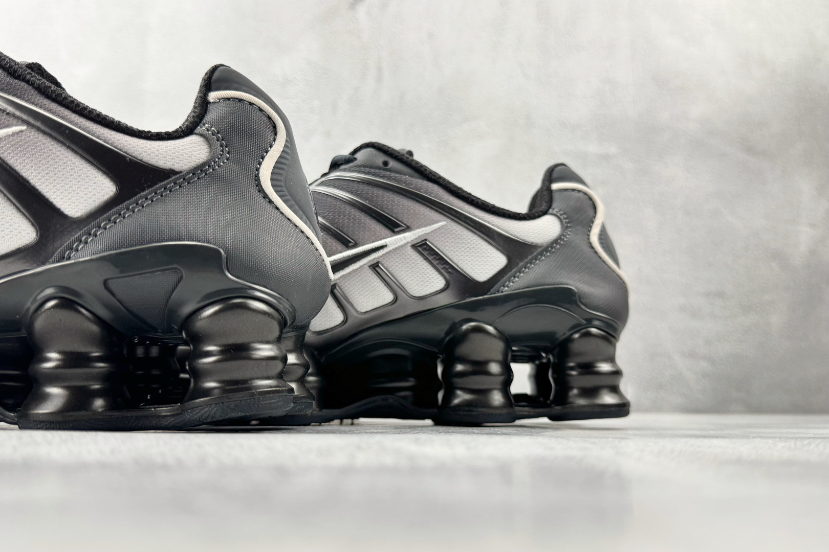 原版开发 Nike Shox TL系列 黑色货号：IH1336-002尺码：39 40 40.5 41 