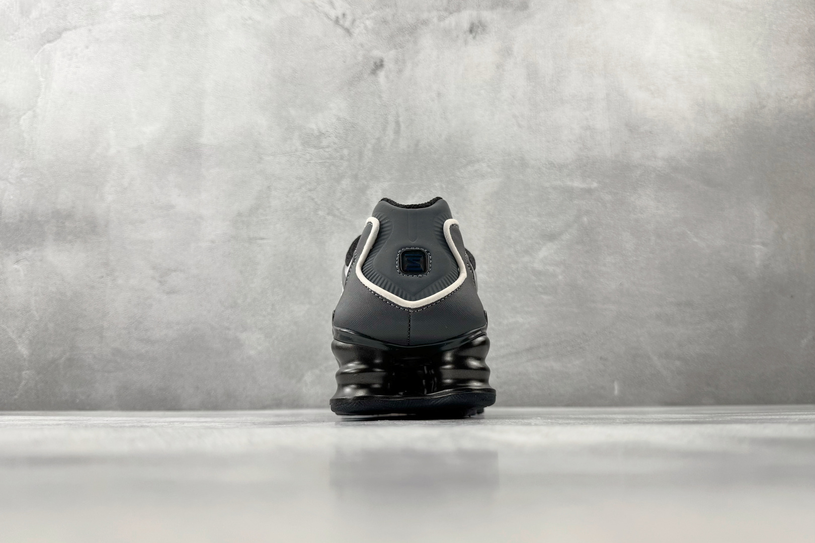 原版开发 Nike Shox TL系列 黑色货号：IH1336-002尺码：39 40 40.5 41 