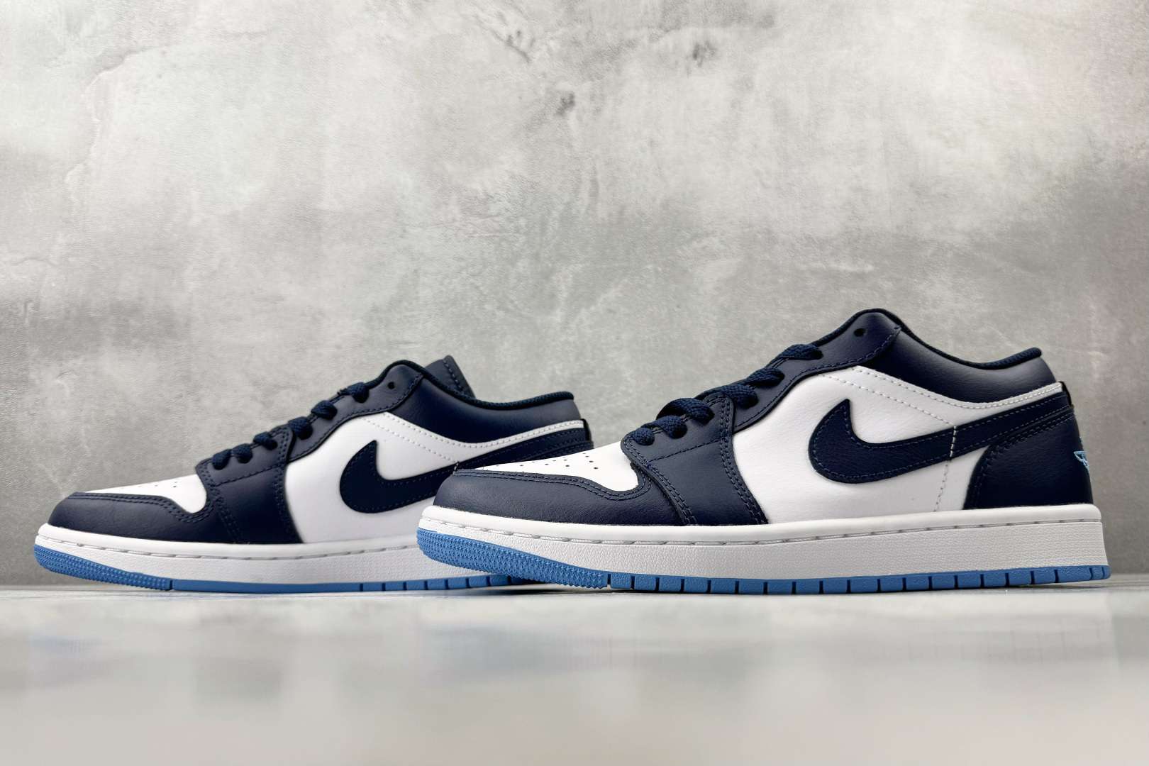 240 Jordan Air Jordan 1 蓝白 553558-404-Chinese UA Cheap High Quatity Brand Clothes Bags handbags Sneakers wholesale wholesaler seller from China Factory suppliers Fashion Clothing Shoes best Quality Beautiful Price 240 Jordan Air Jordan 1 蓝白 553558-404
