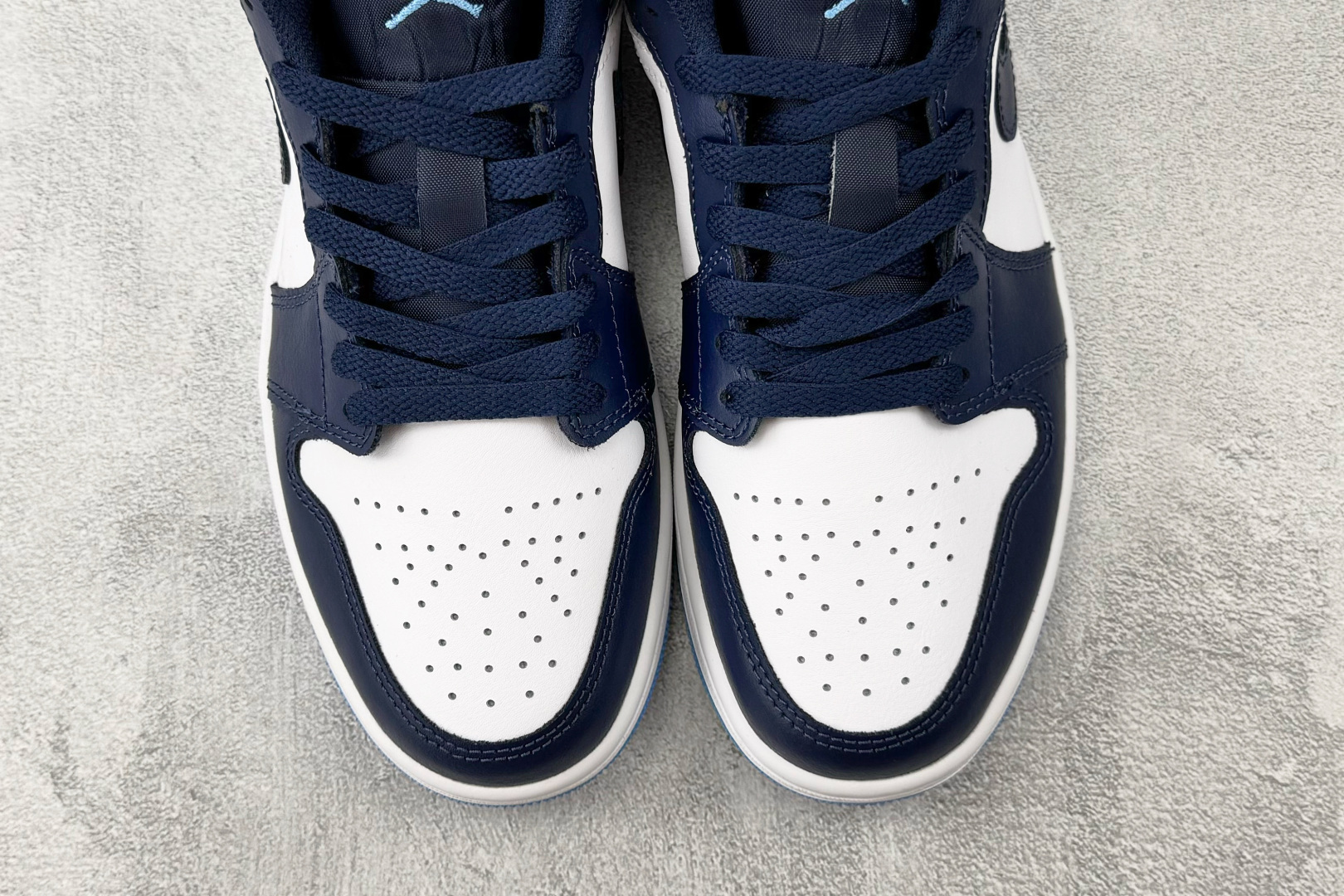 240 Jordan Air Jordan 1 蓝白 553558-404-Chinese UA Cheap High Quatity Brand Clothes Bags handbags Sneakers wholesale wholesaler seller from China Factory suppliers Fashion Clothing Shoes best Quality Beautiful Price 240 Jordan Air Jordan 1 蓝白 553558-404