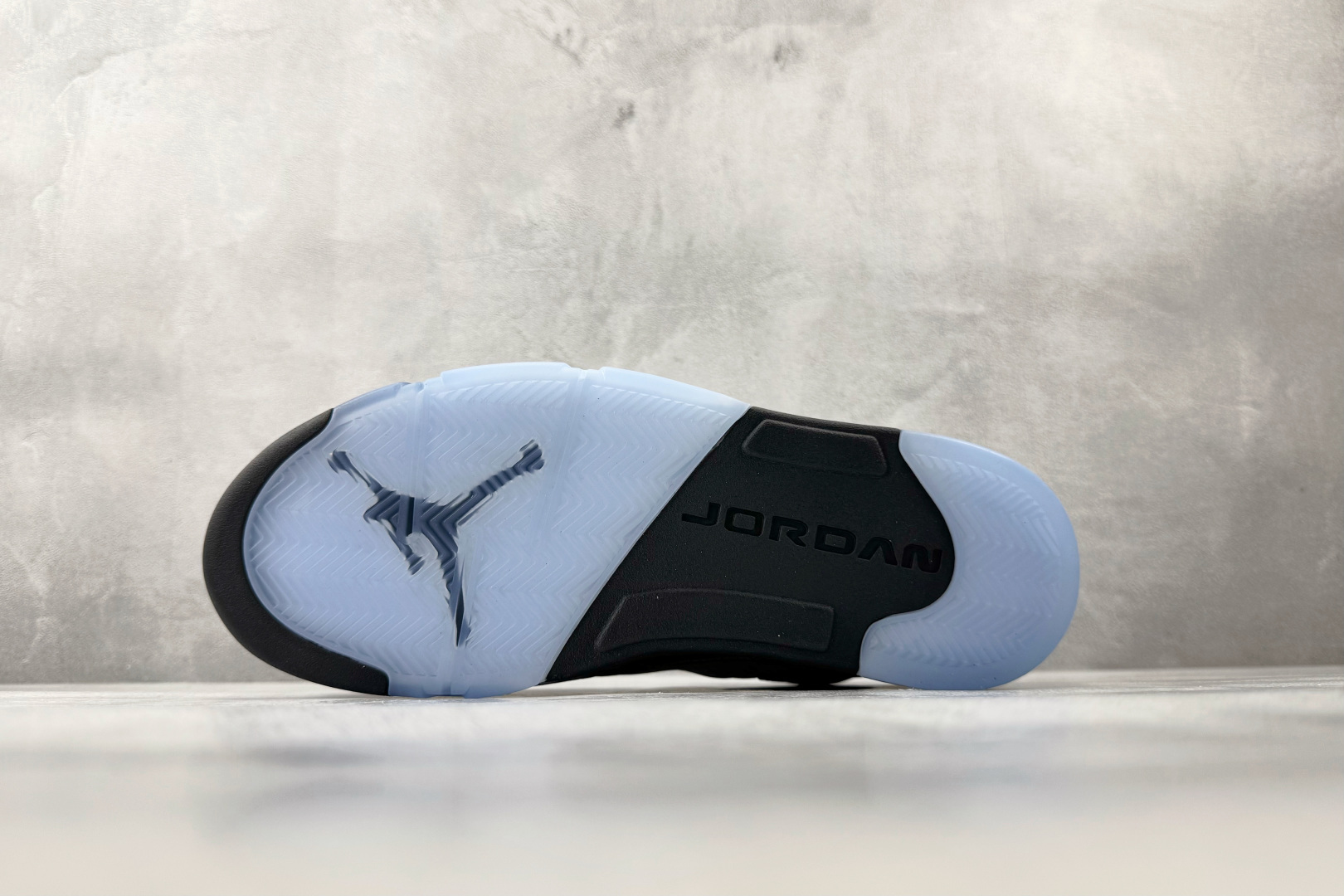 530 Jordan Air Jordan 5 黑色 DD0587-008-Chinese UA Cheap High Quatity Brand Clothes Bags handbags Sneakers wholesale wholesaler seller from China Factory suppliers Fashion Clothing Shoes best Quality Beautiful Price 530 Jordan Air Jordan 5 黑色 DD0587-008