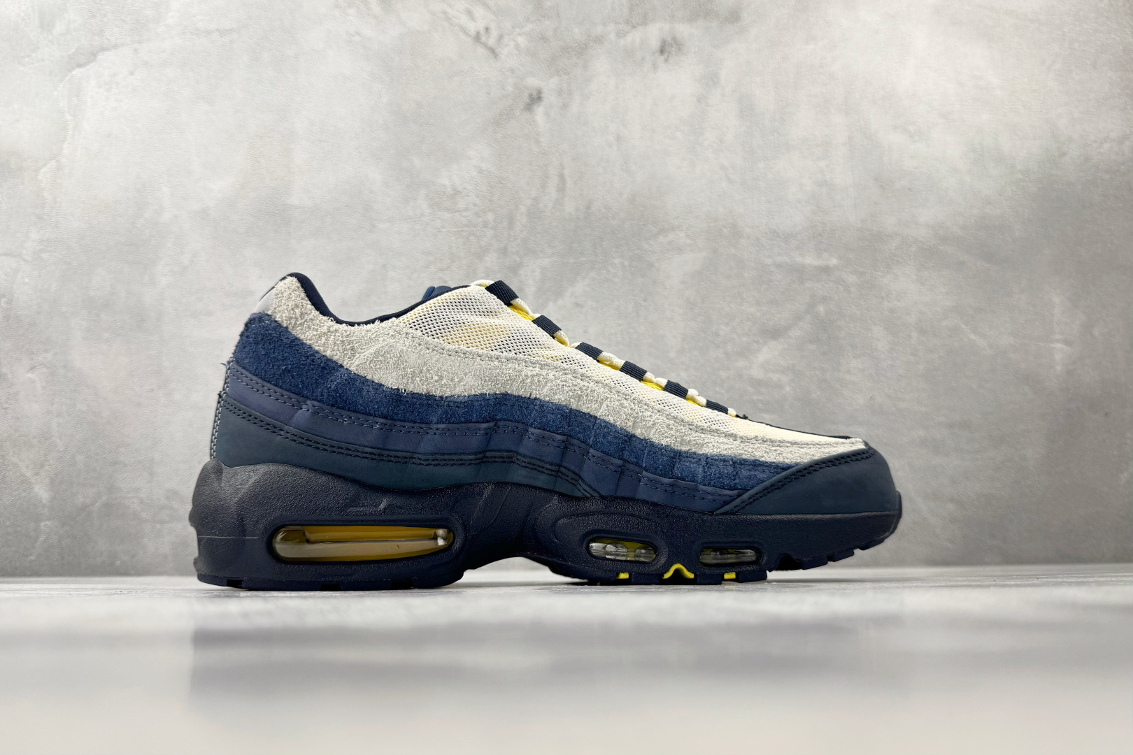 380 顶级完美复刻 Eric Koston x Nike Air Max 95 ”Obsidian and Speed Yellow” 蓝白 HQ8492-400