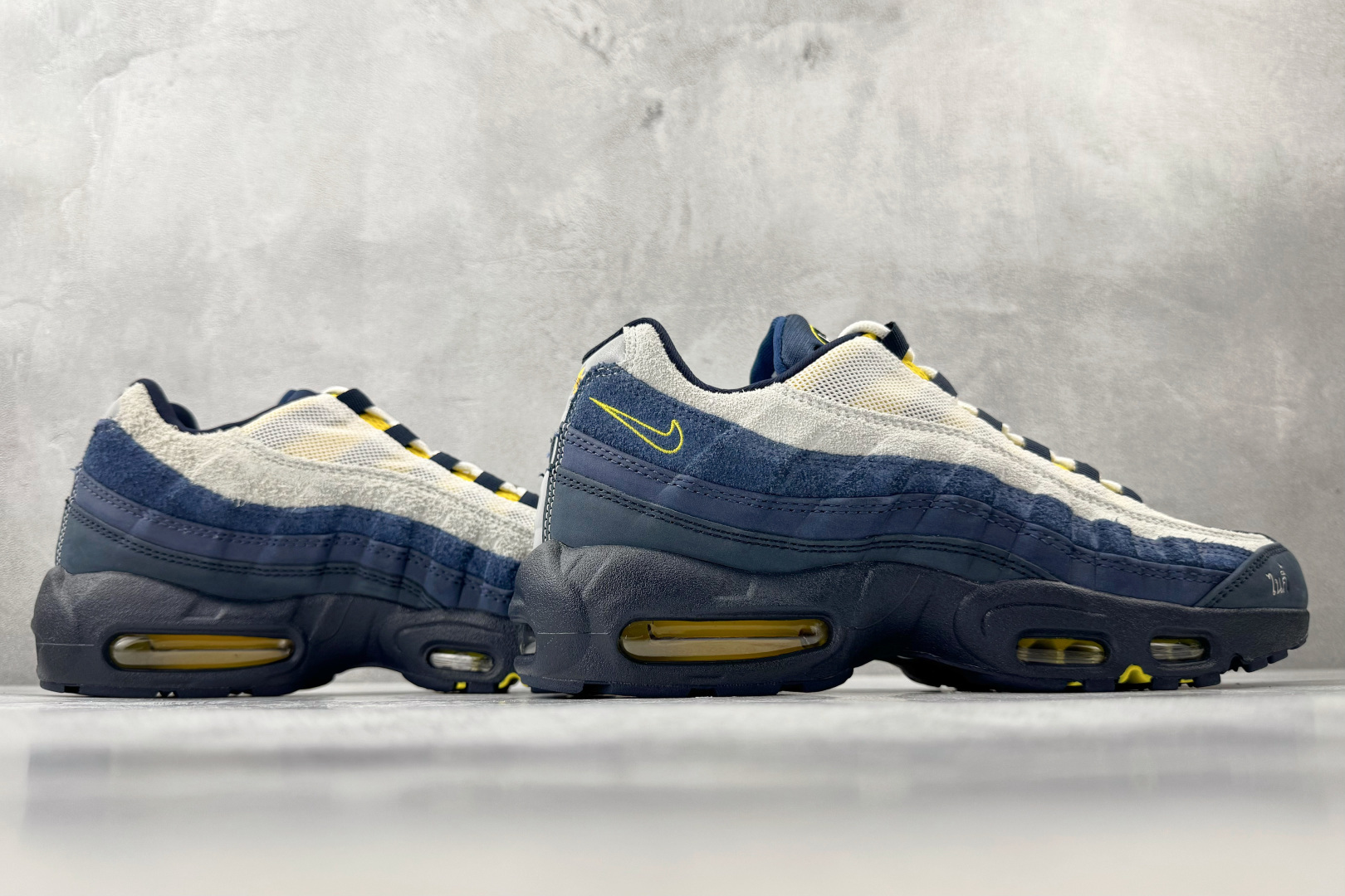 380 顶级完美复刻 Eric Koston x Nike Air Max 95 ”Obsidian and Speed Yellow” 蓝白 HQ8492-400