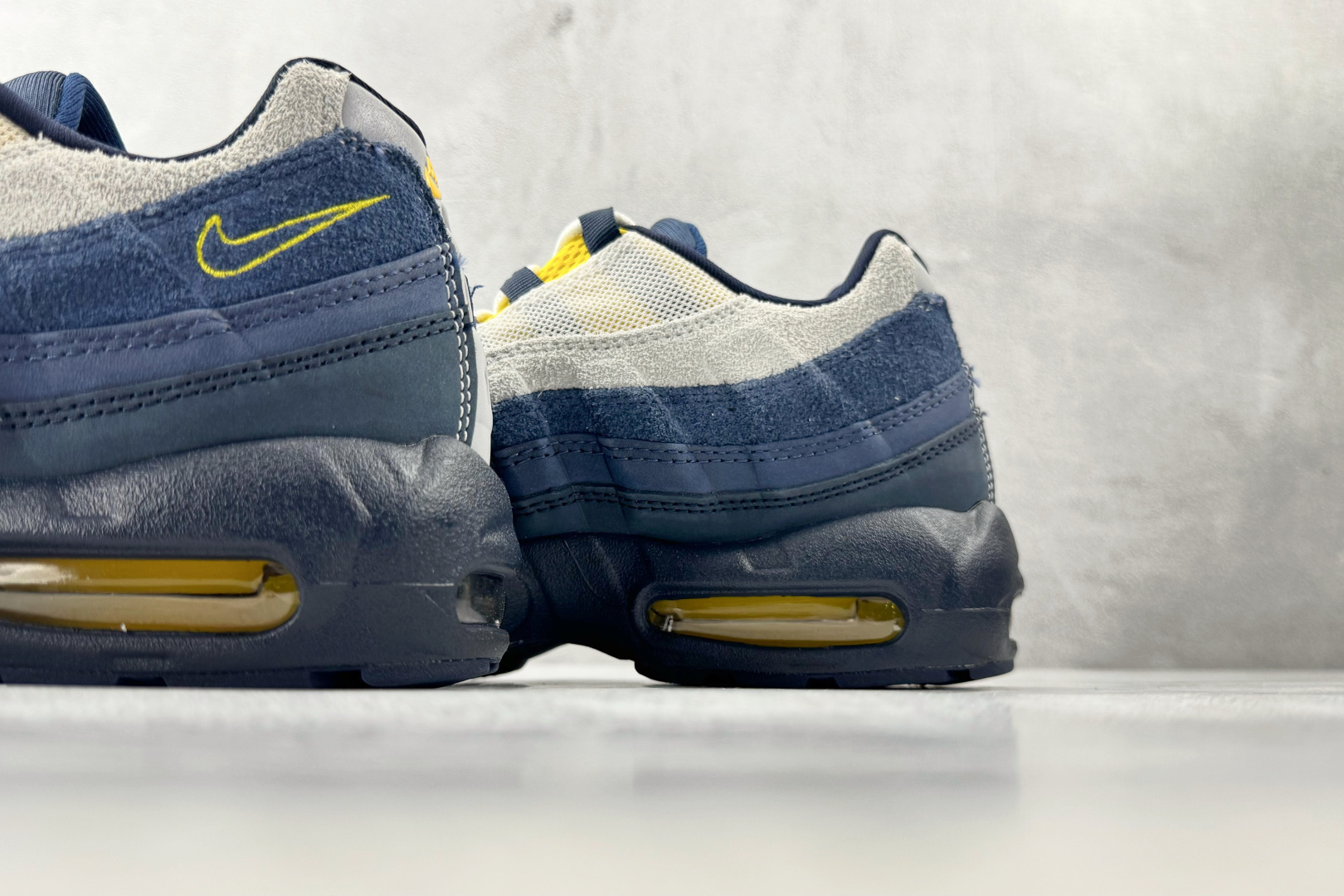 380 顶级完美复刻 Eric Koston x Nike Air Max 95 ”Obsidian and Speed Yellow” 蓝白 HQ8492-400