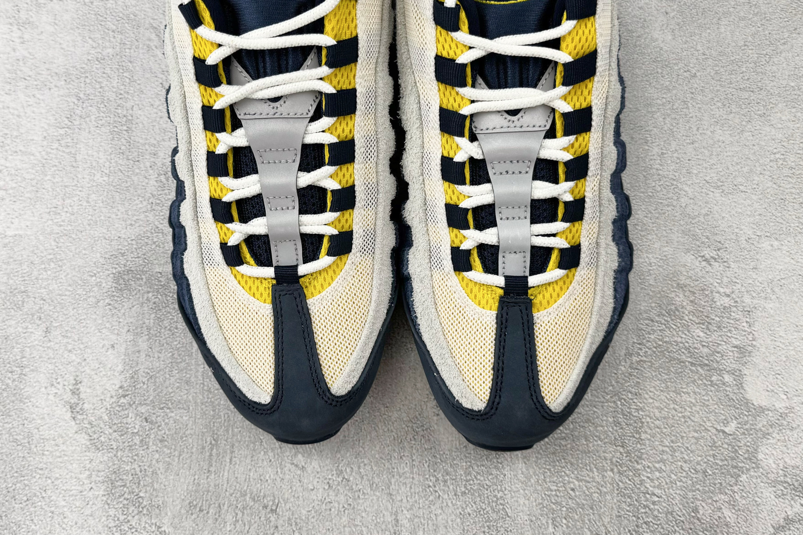 380 顶级完美复刻 Eric Koston x Nike Air Max 95 ”Obsidian and Speed Yellow” 蓝白 HQ8492-400