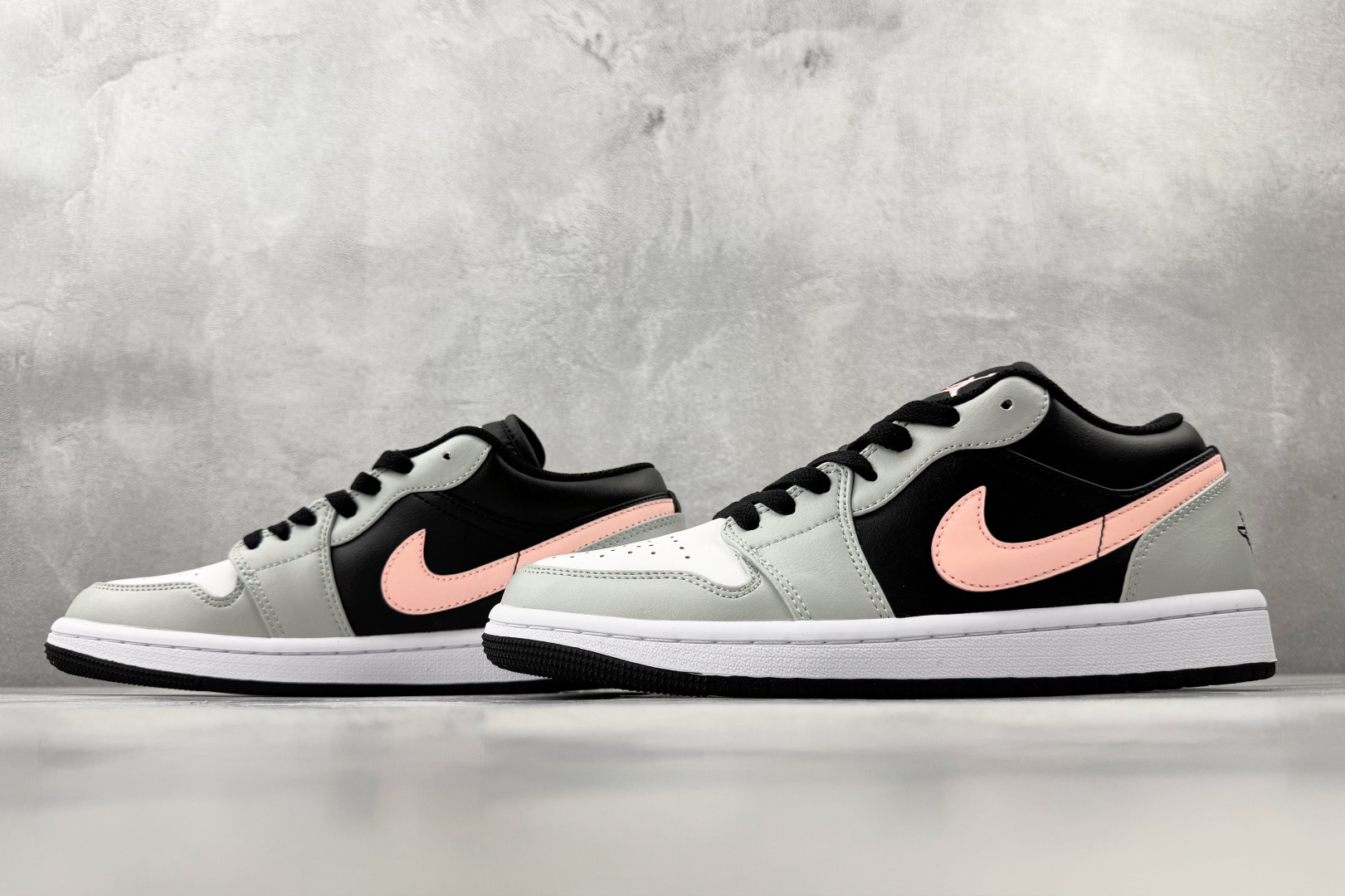 平台爆款 Jordan Air Jordan 1 low 白黑粉 553558-062