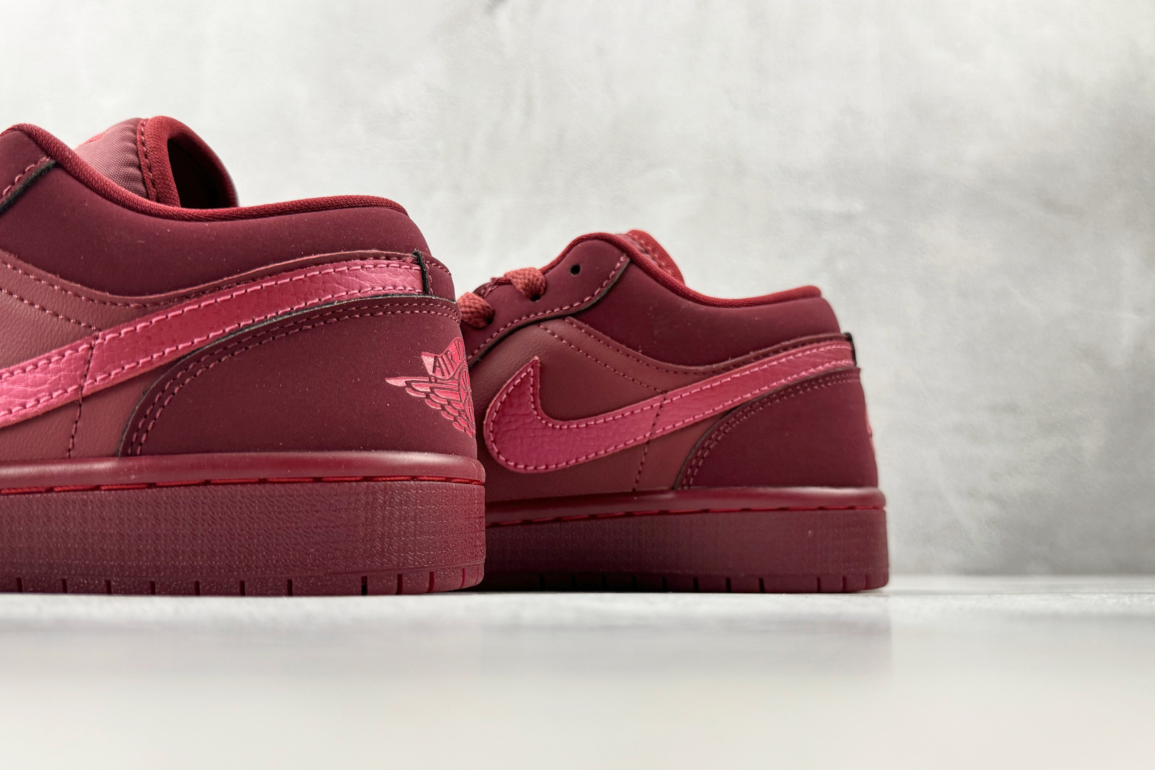 Jordan Air Jordan 1 SE Valentine's Day情人节限定 口红印花 红色 IB7012-600-High Quatity Cheap Brand wholesale wholesaler seller Clothes Bags handbags Sneakers Top Fashion Clothing Shoes from China Factory Chinese suppliers best Quality Beautiful Price Jordan Air Jordan 1 SE Valentine's Day情人节限定 口红印花 红色 IB7012-600