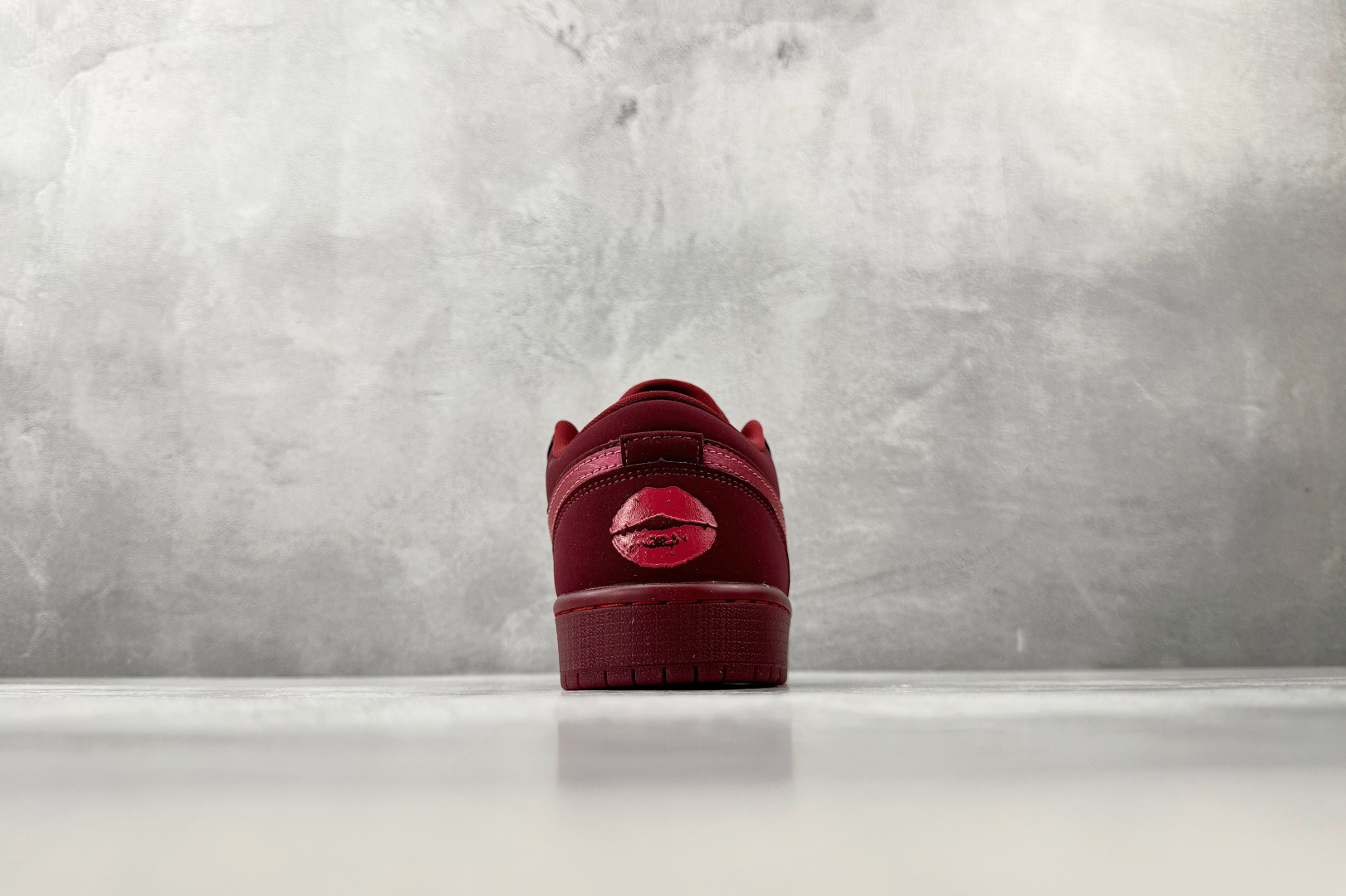 Jordan Air Jordan 1 SE Valentine's Day情人节限定 口红印花 红色 IB7012-600-High Quatity Cheap Brand wholesale wholesaler seller Clothes Bags handbags Sneakers Top Fashion Clothing Shoes from China Factory Chinese suppliers best Quality Beautiful Price Jordan Air Jordan 1 SE Valentine's Day情人节限定 口红印花 红色 IB7012-600