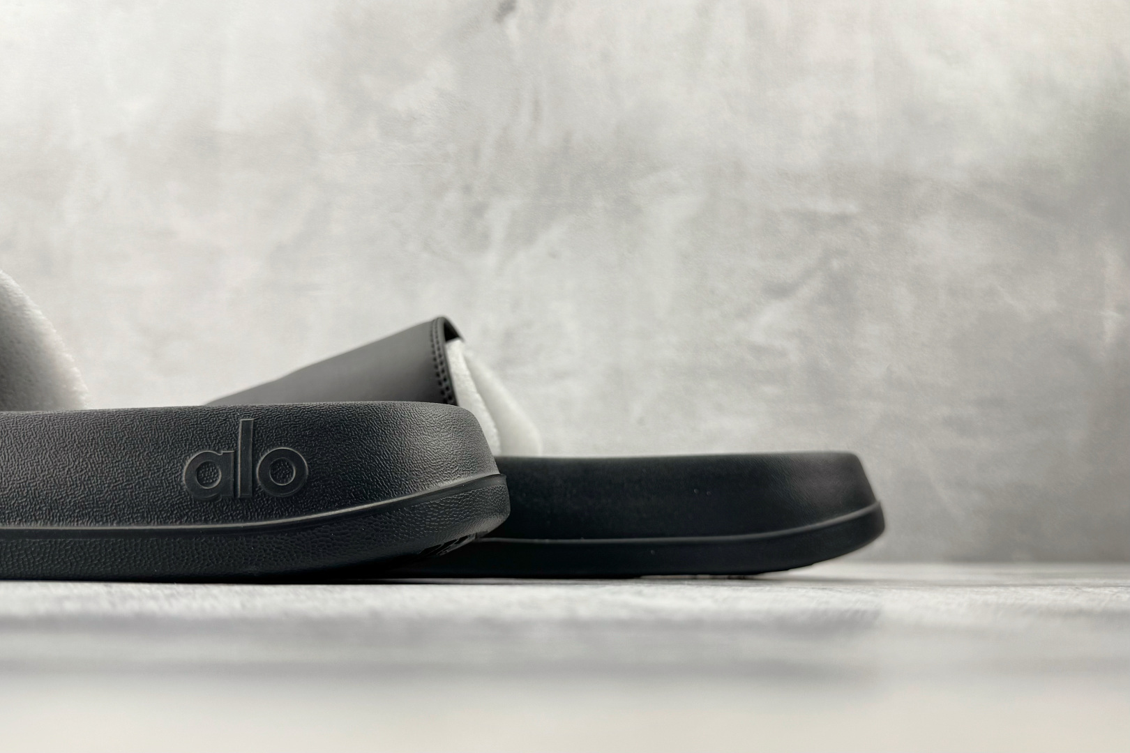 130 alo yoga Unisex it Slide 黑色 58016843-Chinese UA Cheap High Quatity Brand Clothes Bags handbags Sneakers wholesale wholesaler seller from China Factory suppliers Fashion Clothing Shoes best Quality Beautiful Price 130 alo yoga Unisex it Slide 黑色 58016843