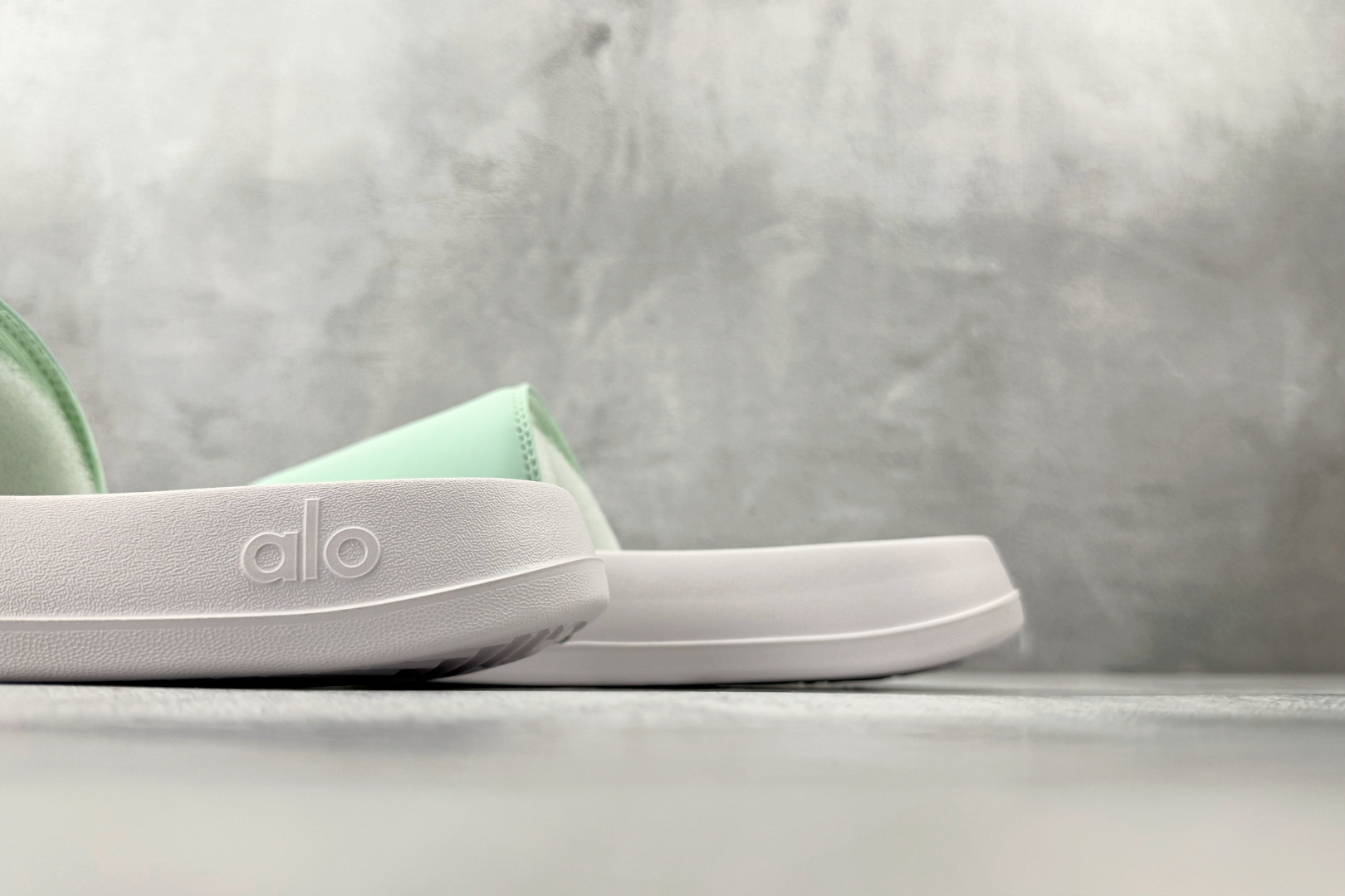 130 alo yoga Unisex it Slide 薄荷绿 58016838-Chinese UA Cheap High Quatity Brand Clothes Bags handbags Sneakers wholesale wholesaler seller from China Factory suppliers Fashion Clothing Shoes best Quality Beautiful Price 130 alo yoga Unisex it Slide 薄荷绿 58016838
