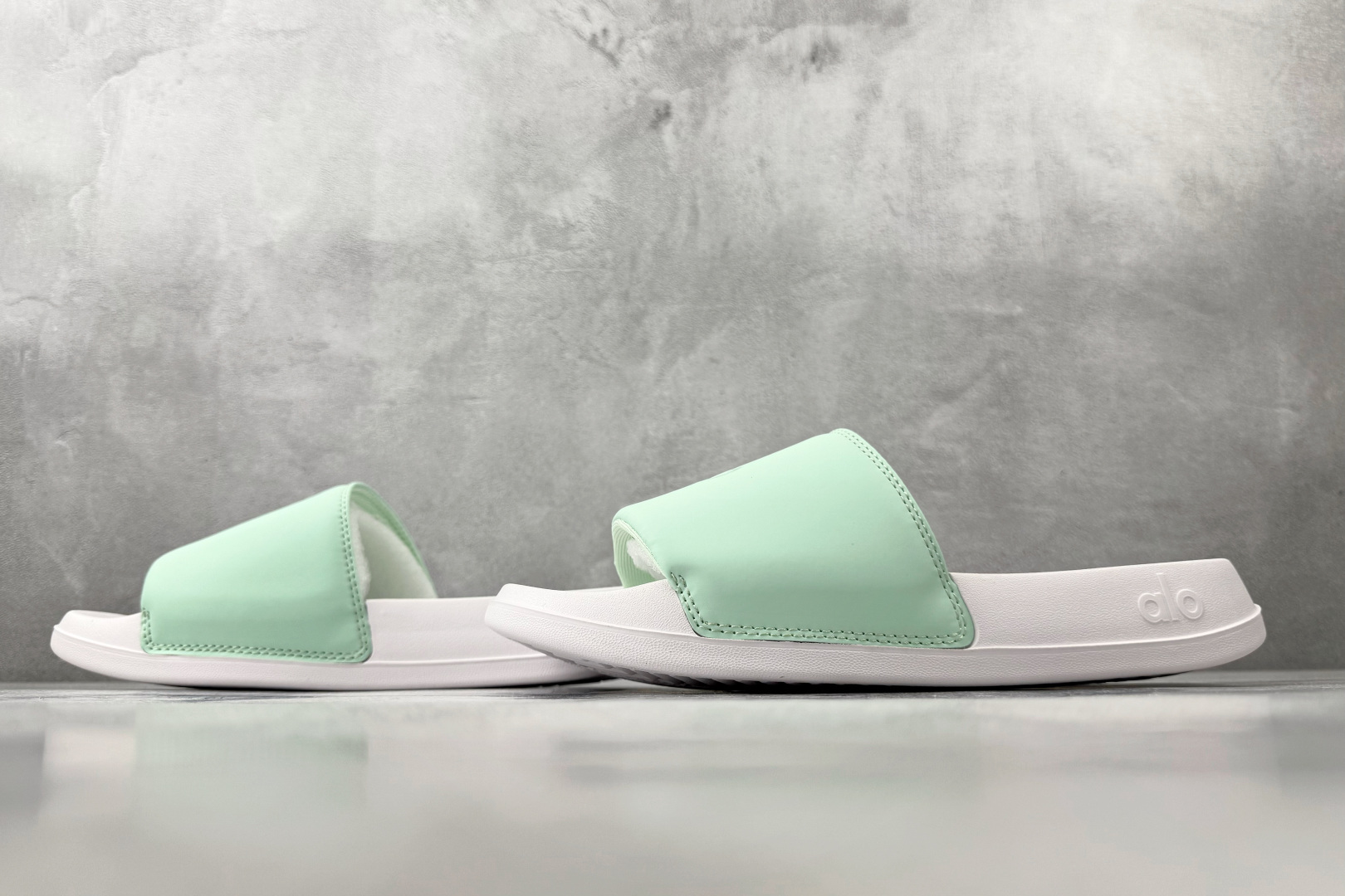 130 alo yoga Unisex it Slide 薄荷绿 58016838-Chinese UA Cheap High Quatity Brand Clothes Bags handbags Sneakers wholesale wholesaler seller from China Factory suppliers Fashion Clothing Shoes best Quality Beautiful Price 130 alo yoga Unisex it Slide 薄荷绿 58016838
