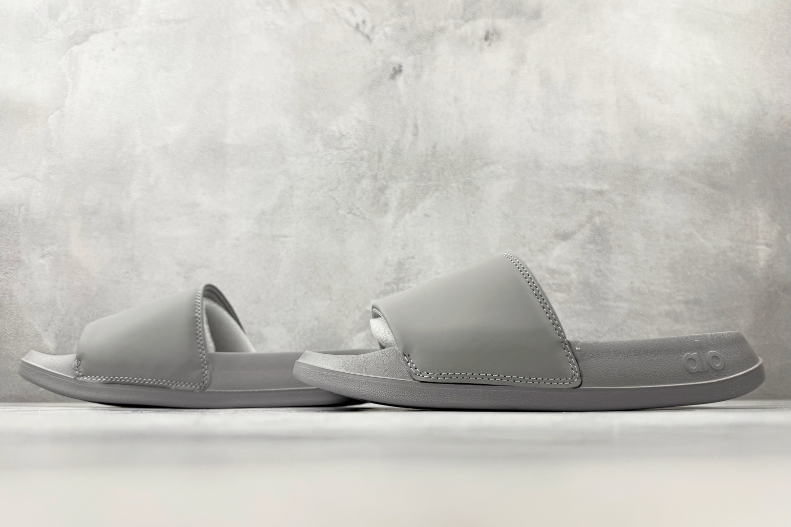 130 alo yoga Unisex it Slide 灰色 58016844