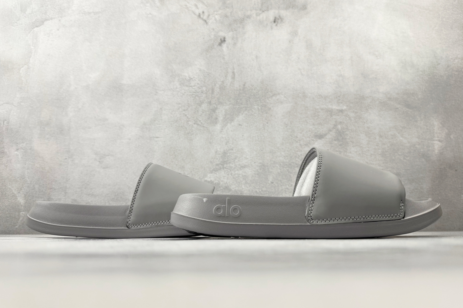 130 alo yoga Unisex it Slide 灰色 58016844