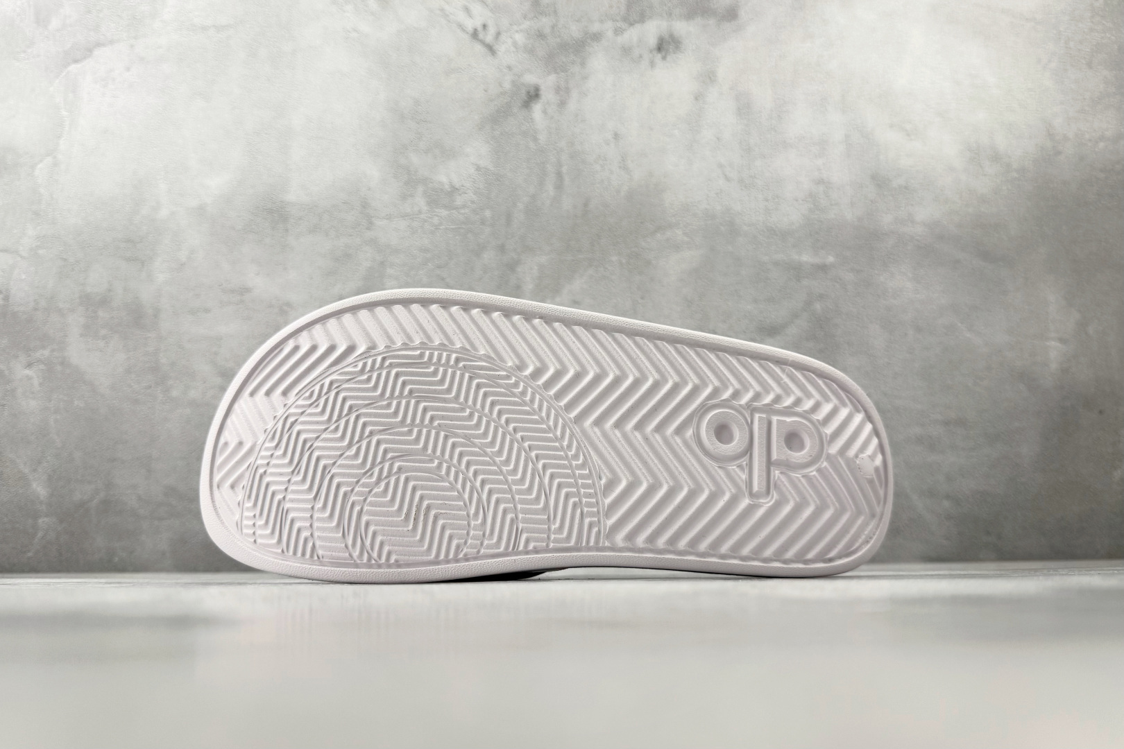 130 alo yoga Unisex it Slide 全白 58016841-Chinese UA Cheap High Quatity Brand Clothes Bags handbags Sneakers wholesale wholesaler seller from China Factory suppliers Fashion Clothing Shoes best Quality Beautiful Price 130 alo yoga Unisex it Slide 全白 58016841
