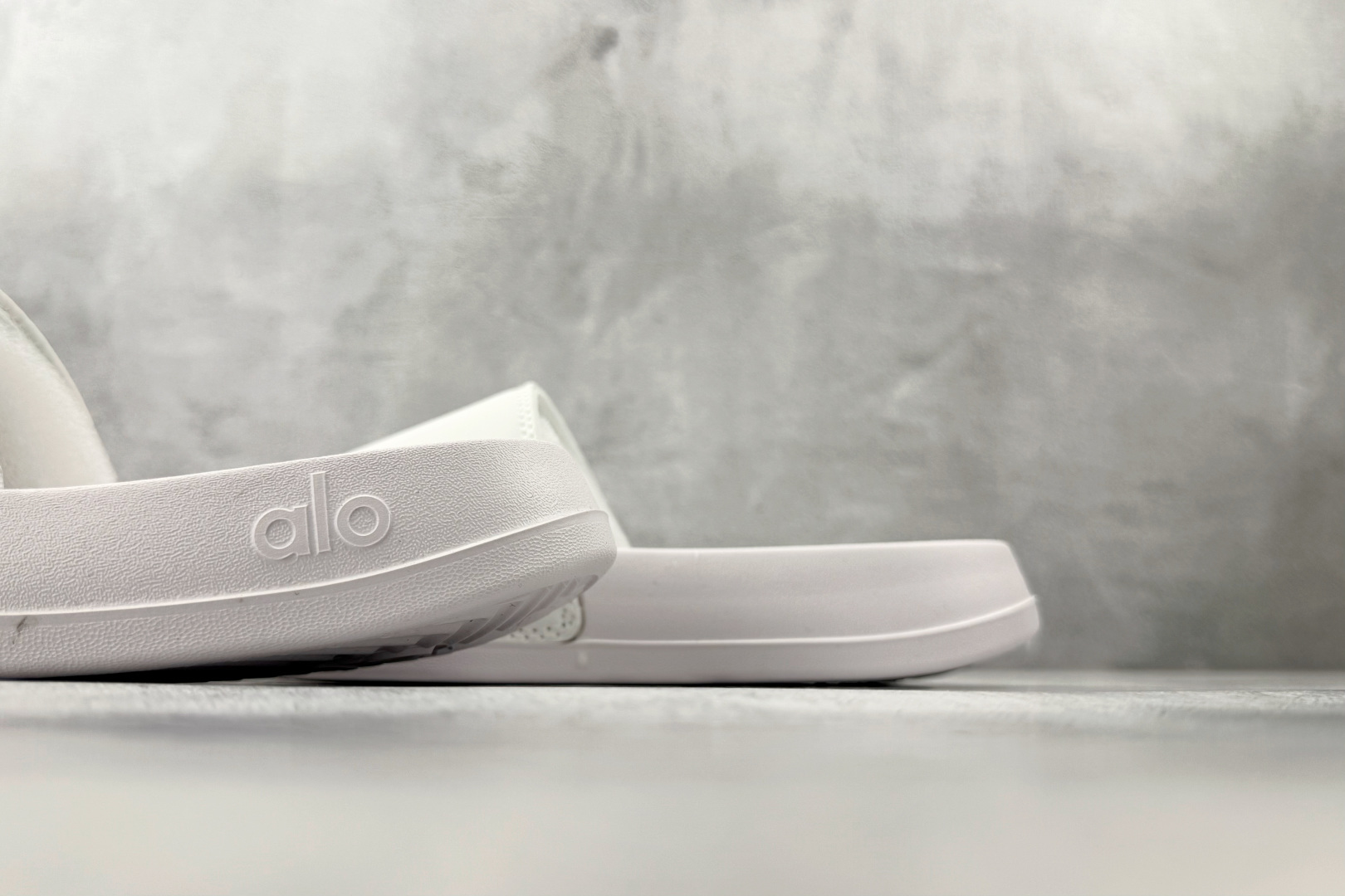 130 alo yoga Unisex it Slide 全白 58016841-Chinese UA Cheap High Quatity Brand Clothes Bags handbags Sneakers wholesale wholesaler seller from China Factory suppliers Fashion Clothing Shoes best Quality Beautiful Price 130 alo yoga Unisex it Slide 全白 58016841