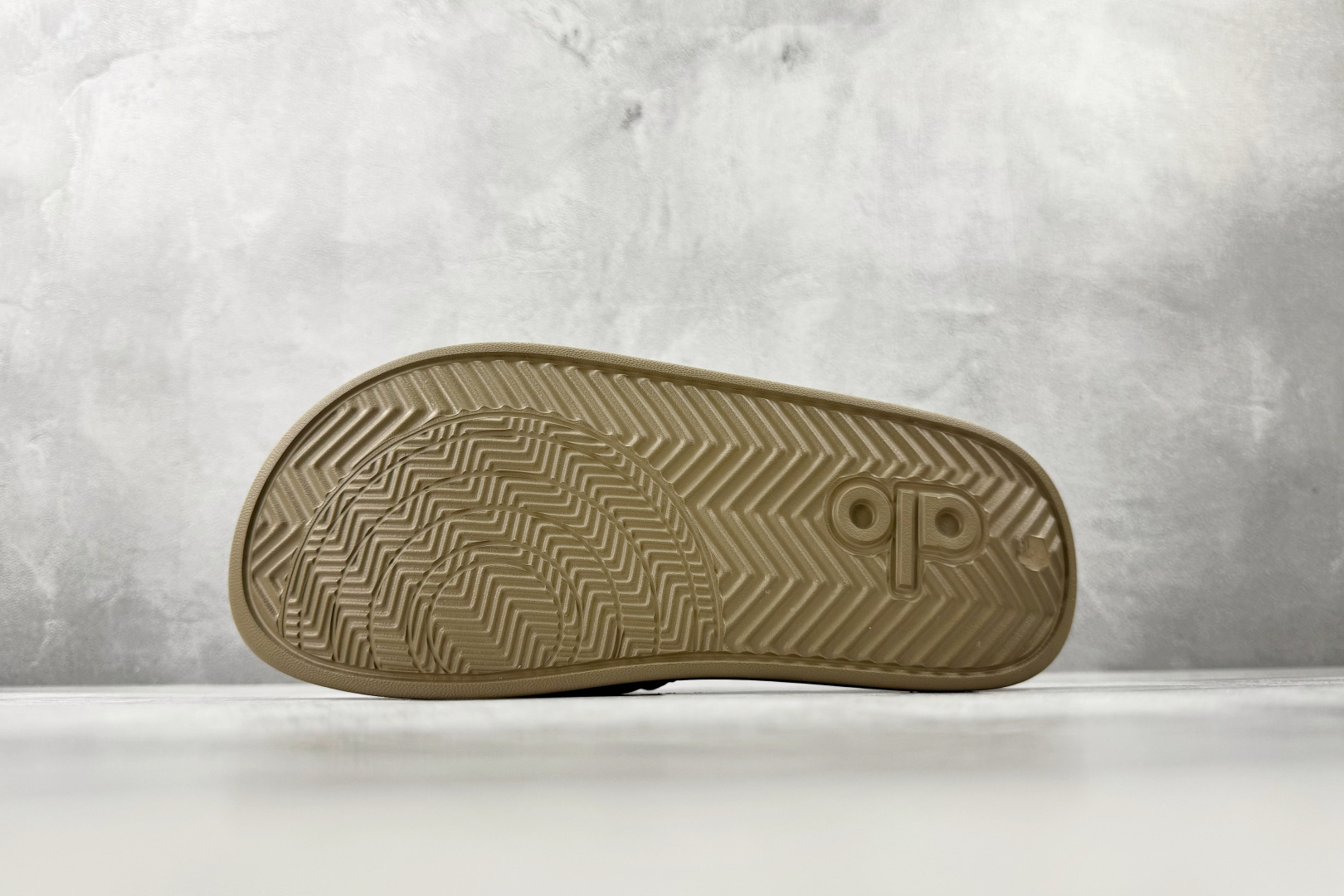 130 alo yoga Unisex it Slide 卡其 58016846