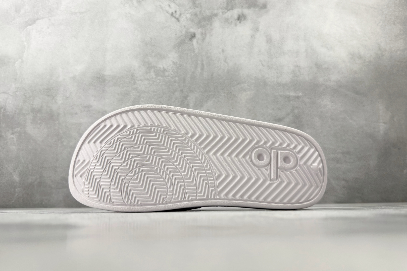 130 alo yoga Unisex it Slide 黑白 58016839 尺码36 36.5 37 38.5 39 40 40.5 41 42 42.5 43 44 44.5 45 46 编码23-Chinese UA Cheap High Quatity Brand Clothes Bags handbags Sneakers wholesale wholesaler seller from China Factory suppliers Fashion Clothing Shoes best Quality Beautiful Price 130 alo yoga Unisex it Slide 黑白 58016839 尺码36 36.5 37 38.5 39 40 40.5 41 42 42.5 43 44 44.5 45 46 编码23
