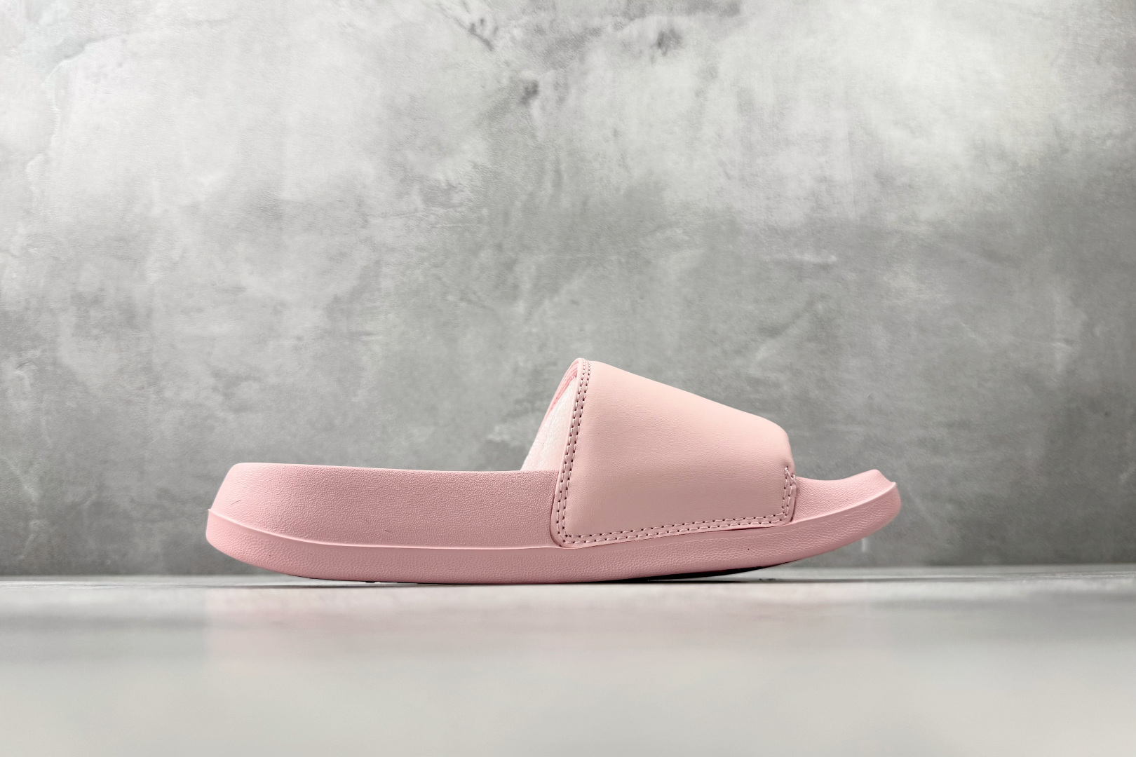 130 alo yoga Unisex it Slide 粉色 58016845 尺码36 36.5 37 38.5 39 40 40.5 41 42 42.5 43 44 44.5 45 46 编码23-Chinese UA Cheap High Quatity Brand Clothes Bags handbags Sneakers wholesale wholesaler seller from China Factory suppliers Fashion Clothing Shoes best Quality Beautiful Price 130 alo yoga Unisex it Slide 粉色 58016845 尺码36 36.5 37 38.5 39 40 40.5 41 42 42.5 43 44 44.5 45 46 编码23