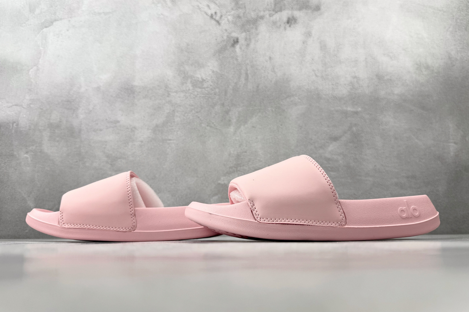 130 alo yoga Unisex it Slide 粉色 58016845 尺码36 36.5 37 38.5 39 40 40.5 41 42 42.5 43 44 44.5 45 46 编码23-Chinese UA Cheap High Quatity Brand Clothes Bags handbags Sneakers wholesale wholesaler seller from China Factory suppliers Fashion Clothing Shoes best Quality Beautiful Price 130 alo yoga Unisex it Slide 粉色 58016845 尺码36 36.5 37 38.5 39 40 40.5 41 42 42.5 43 44 44.5 45 46 编码23