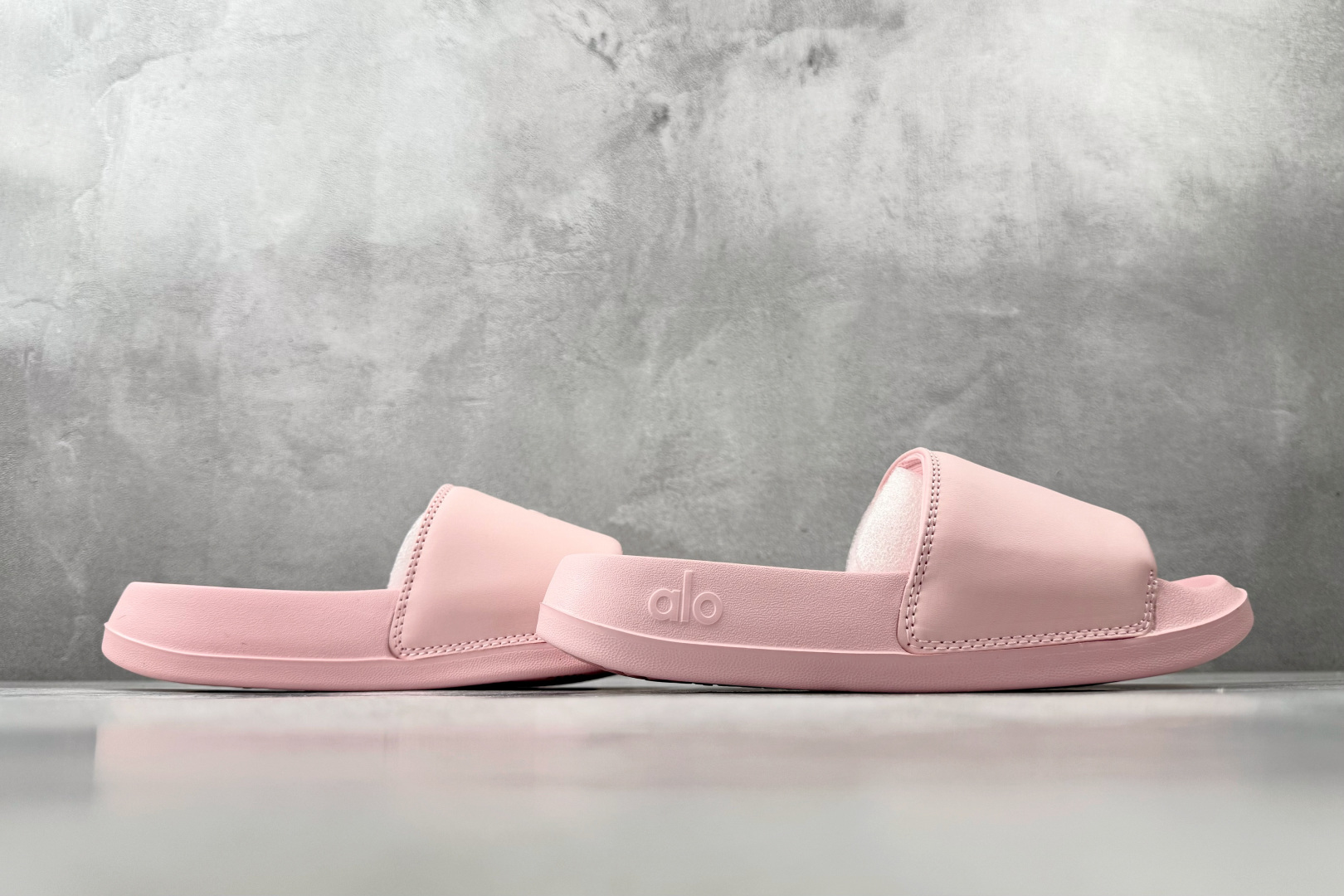130 alo yoga Unisex it Slide 粉色 58016845 尺码36 36.5 37 38.5 39 40 40.5 41 42 42.5 43 44 44.5 45 46 编码23-Chinese UA Cheap High Quatity Brand Clothes Bags handbags Sneakers wholesale wholesaler seller from China Factory suppliers Fashion Clothing Shoes best Quality Beautiful Price 130 alo yoga Unisex it Slide 粉色 58016845 尺码36 36.5 37 38.5 39 40 40.5 41 42 42.5 43 44 44.5 45 46 编码23