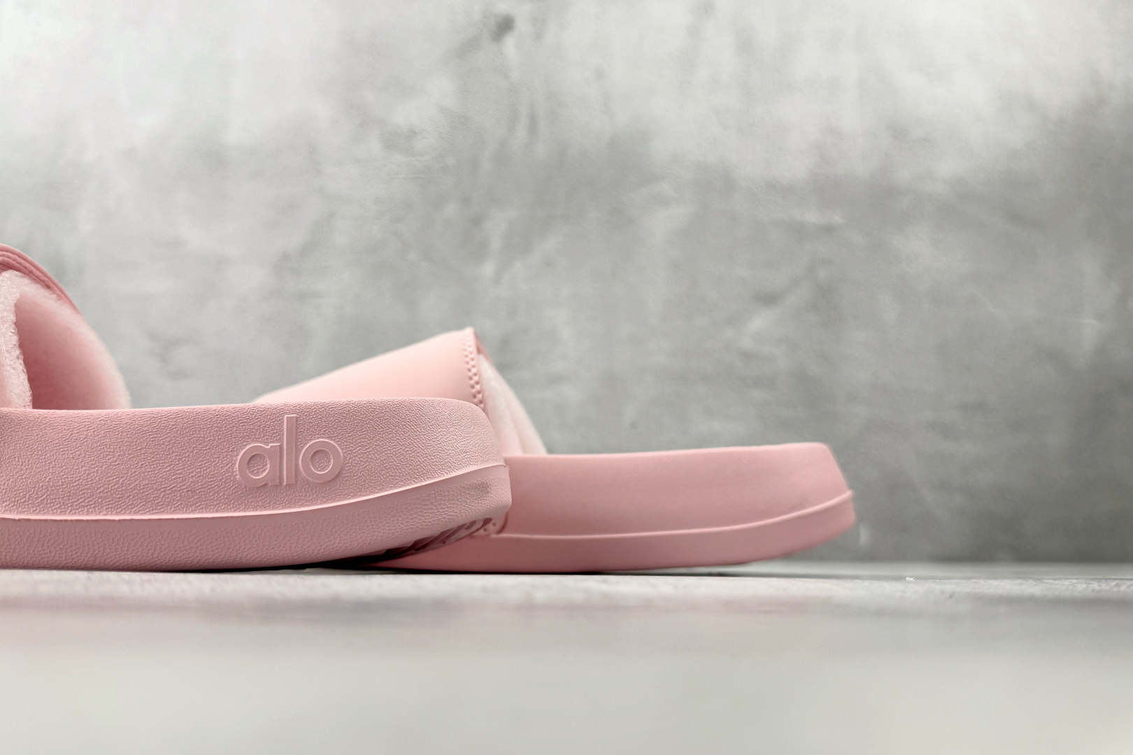 130 alo yoga Unisex it Slide 粉色 58016845 尺码36 36.5 37 38.5 39 40 40.5 41 42 42.5 43 44 44.5 45 46 编码23-Chinese UA Cheap High Quatity Brand Clothes Bags handbags Sneakers wholesale wholesaler seller from China Factory suppliers Fashion Clothing Shoes best Quality Beautiful Price 130 alo yoga Unisex it Slide 粉色 58016845 尺码36 36.5 37 38.5 39 40 40.5 41 42 42.5 43 44 44.5 45 46 编码23