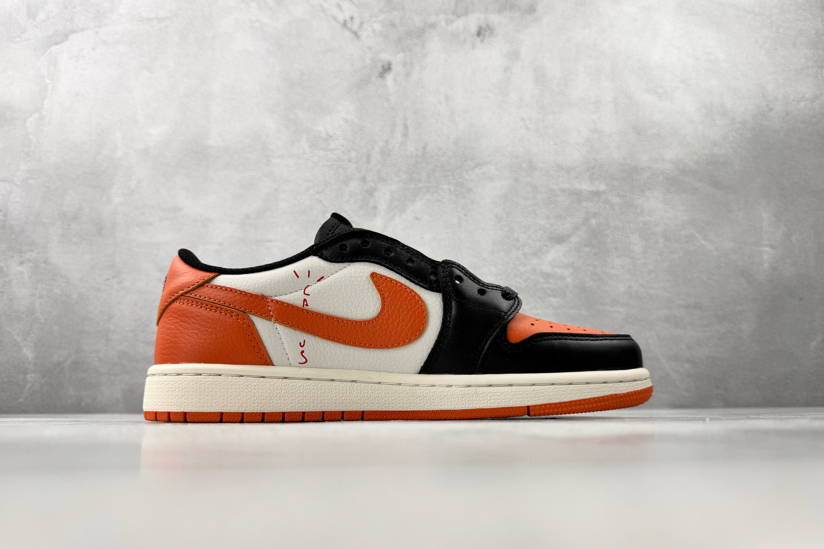 河源 Travis Scott x Jordan Air Jordan 1 黑橙货号：CZ0790 00