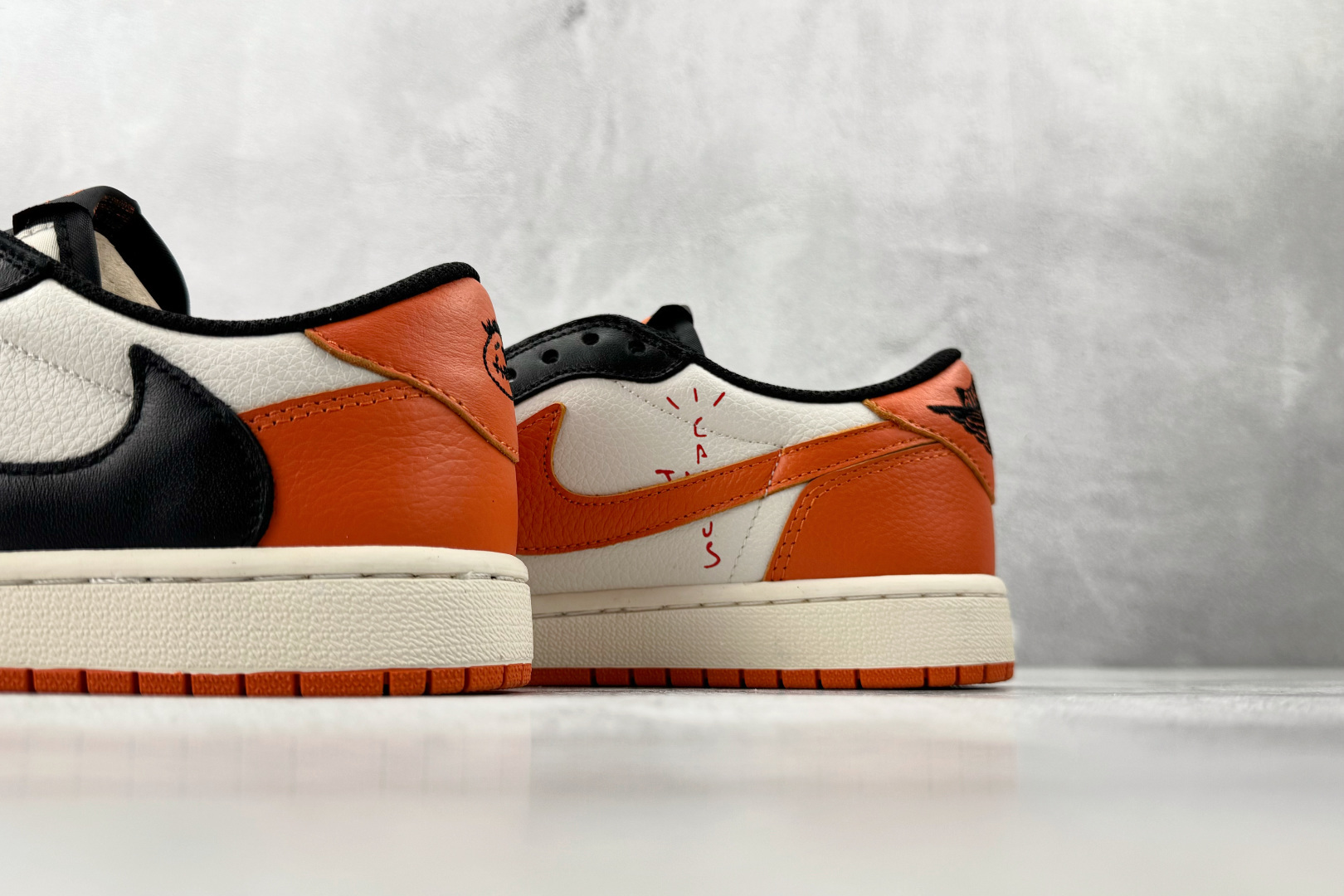 河源 Travis Scott x Jordan Air Jordan 1 黑橙货号：CZ0790 00
