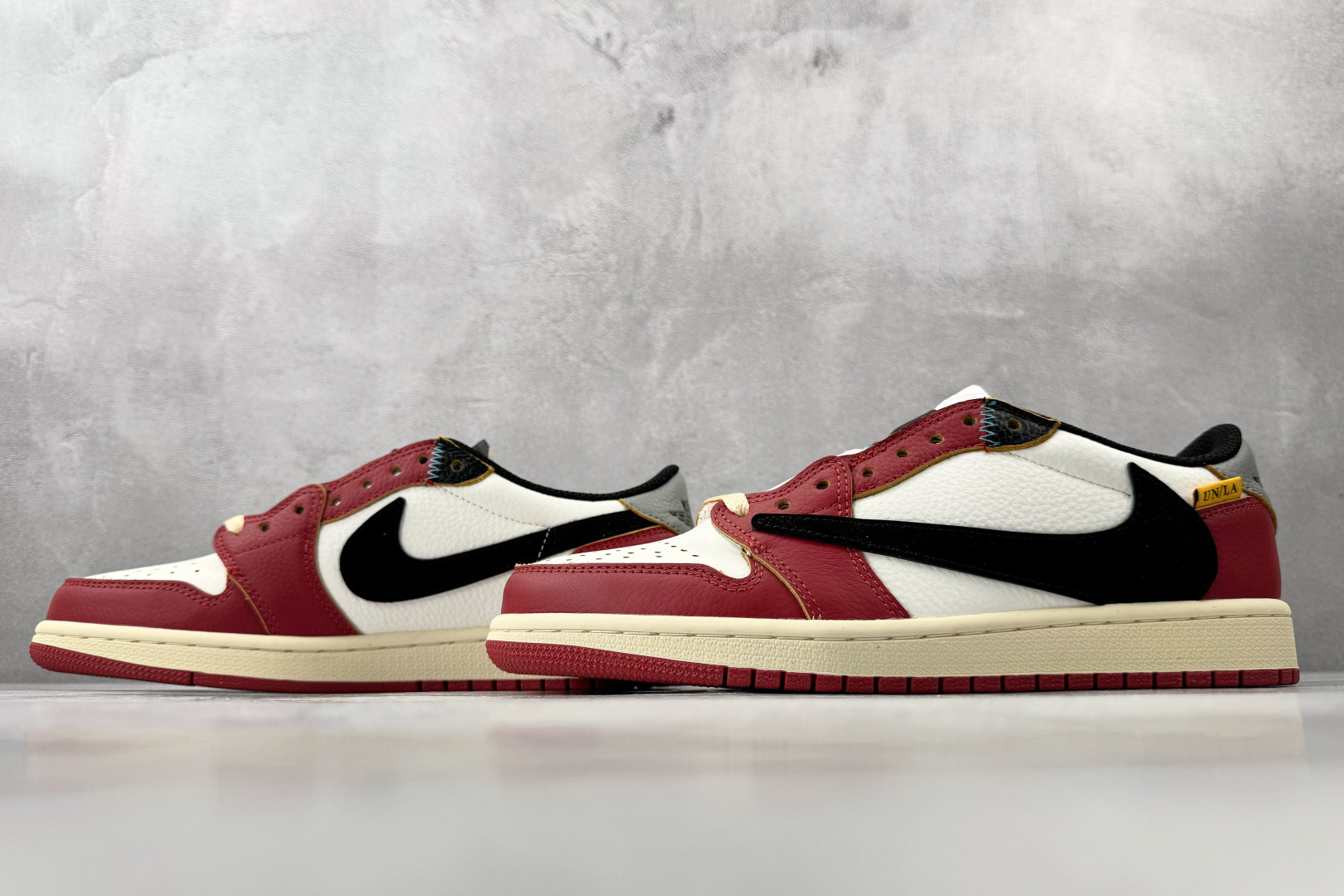 河源 Travis Scott x Jordan Air Jordan 1 芝加哥 红白黑货号：DM78