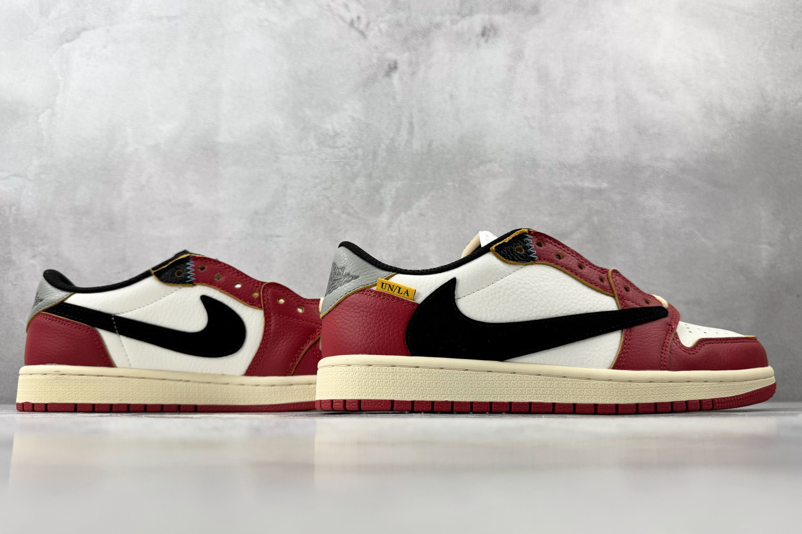 河源 Travis Scott x Jordan Air Jordan 1 芝加哥 红白黑货号：DM78