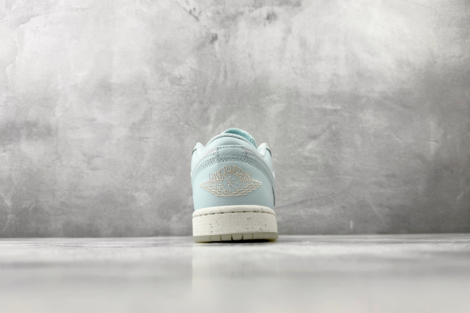 Jordan Air Jordan 1 蓝白 HJ5999-400-Top High Quatity Cheap Sneakers Fashion Clothing Clothes Bags handbags Shoes of all Brand wholesale With The best Quality And Beautiful Price from China Factory Chinese suppliers wholesaler seller Jordan Air Jordan 1 蓝白 HJ5999-400