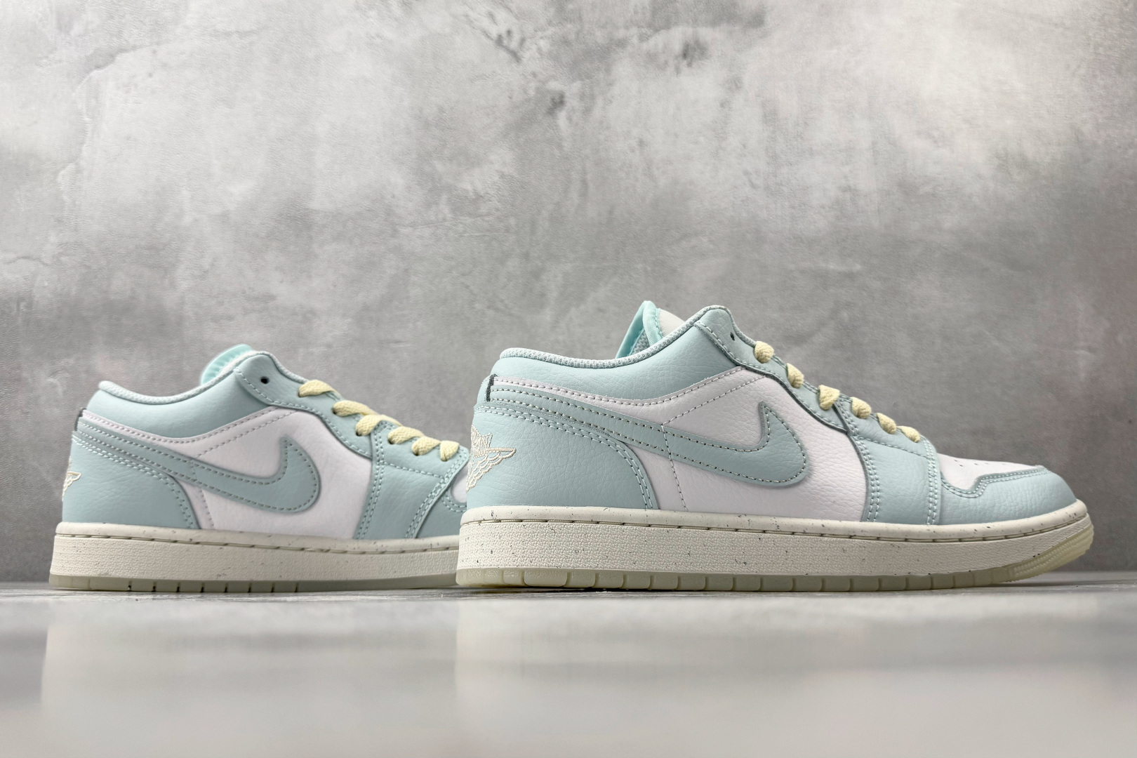 Jordan Air Jordan 1 蓝白 HJ5999-400-Top High Quatity Cheap Sneakers Fashion Clothing Clothes Bags handbags Shoes of all Brand wholesale With The best Quality And Beautiful Price from China Factory Chinese suppliers wholesaler seller Jordan Air Jordan 1 蓝白 HJ5999-400