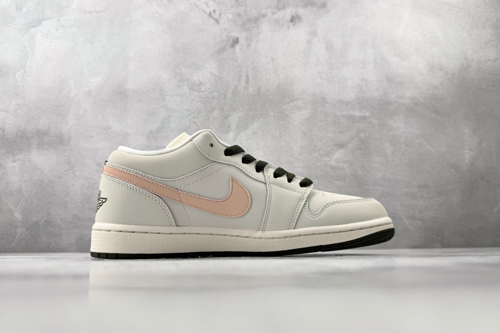 综合版 Jordan Air Jordan 1 LOW 帆白粉橙 DC0774-111-Top High Quatity Cheap Sneakers Fashion Clothing Clothes Bags handbags Shoes of all Brand wholesale With The best Quality And Beautiful Price from China Factory Chinese suppliers wholesaler seller 综合版 Jordan Air Jordan 1 LOW 帆白粉橙 DC0774-111