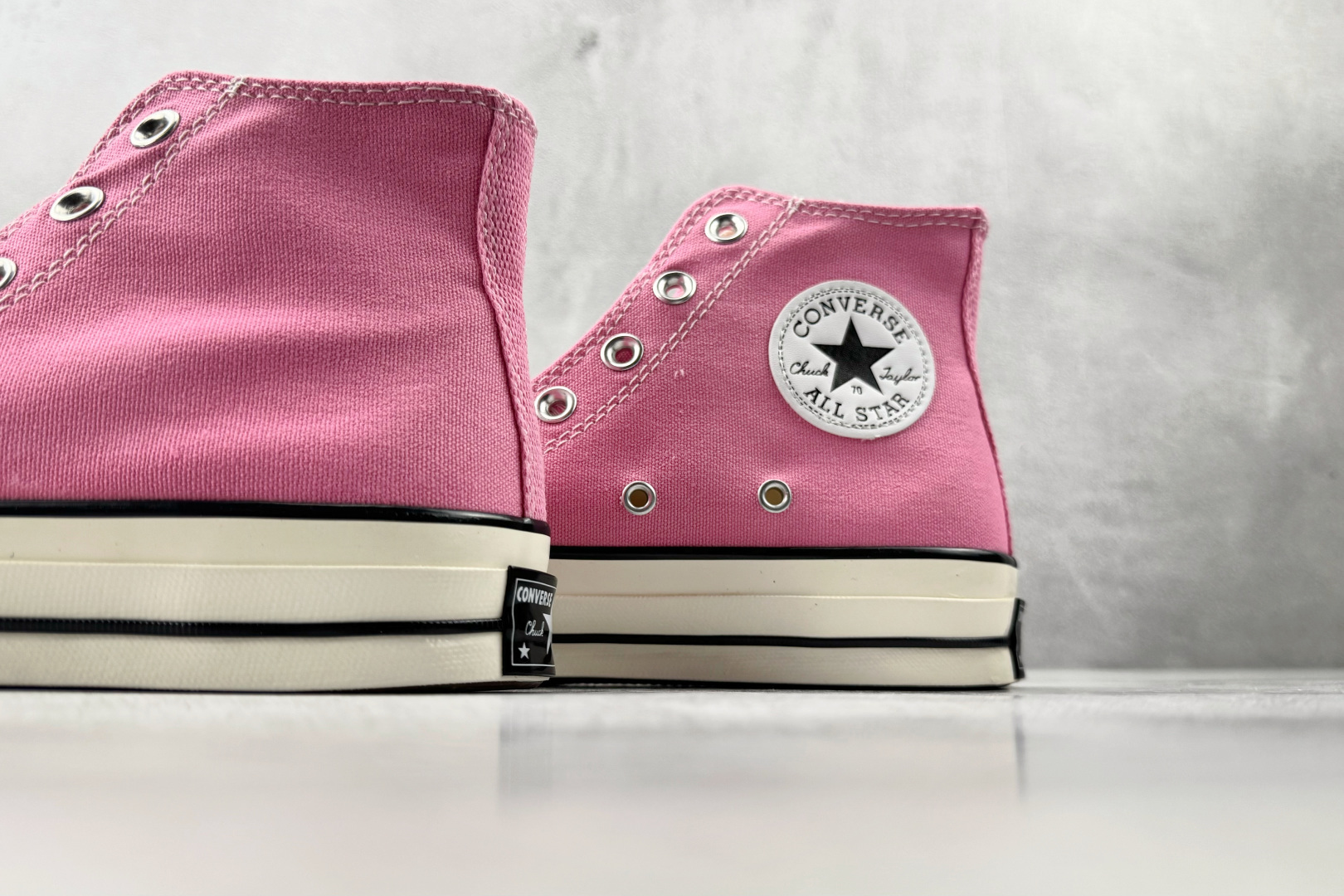 Converse Chuck 70 all star chuck hi 经典常青款 高帮 帆布鞋 男女同款 粉色 164947C-Top High Quatity Cheap Sneakers Fashion Clothing Clothes Bags handbags Shoes of all Brand wholesale With The best Quality And Beautiful Price from China Factory Chinese suppliers wholesaler seller Converse Chuck 70 all star chuck hi 经典常青款 高帮 帆布鞋 男女同款 粉色 164947C