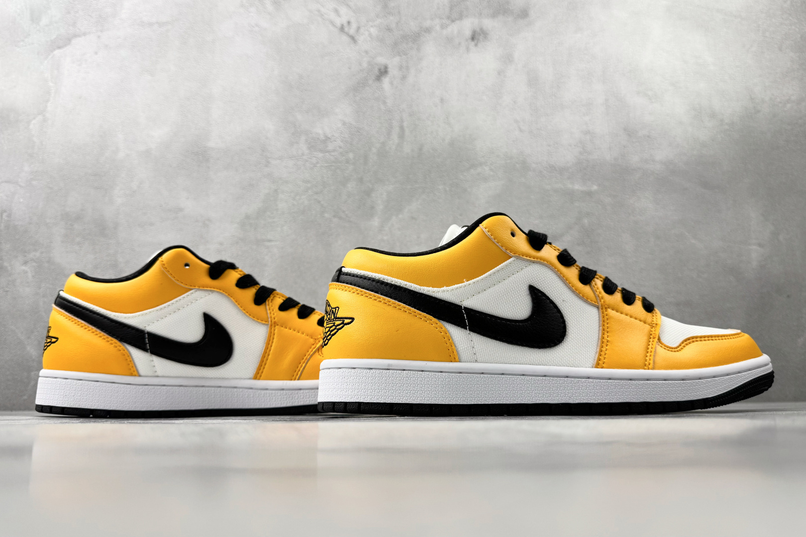 平台爆款 Jordan Air Jordan 1 low ”laser orange” 湖人 白橙 CZ4776-107-Top High Quatity Cheap Sneakers Fashion Clothing Clothes Bags handbags Shoes of all Brand wholesale With The best Quality And Beautiful Price from China Factory Chinese suppliers wholesaler seller 平台爆款 Jordan Air Jordan 1 low ”laser orange” 湖人 白橙 CZ4776-107