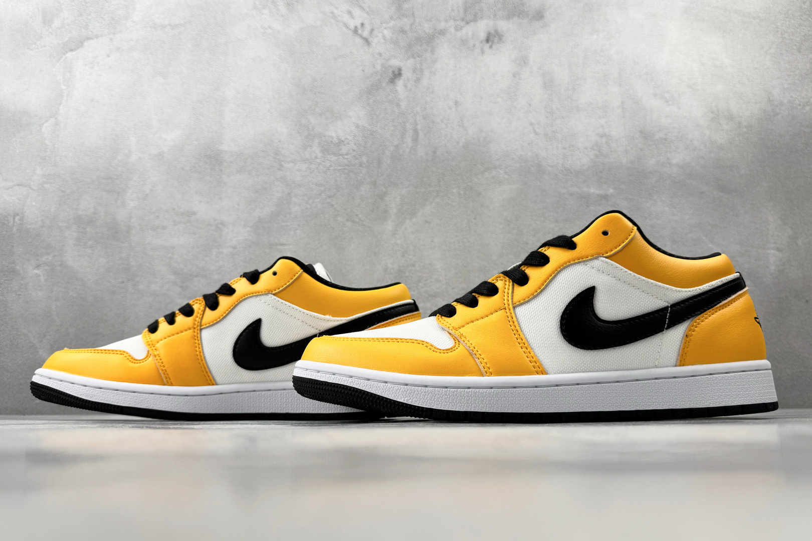 平台爆款 Jordan Air Jordan 1 low ”laser orange” 湖人 白橙 CZ4776-107-Top High Quatity Cheap Sneakers Fashion Clothing Clothes Bags handbags Shoes of all Brand wholesale With The best Quality And Beautiful Price from China Factory Chinese suppliers wholesaler seller 平台爆款 Jordan Air Jordan 1 low ”laser orange” 湖人 白橙 CZ4776-107