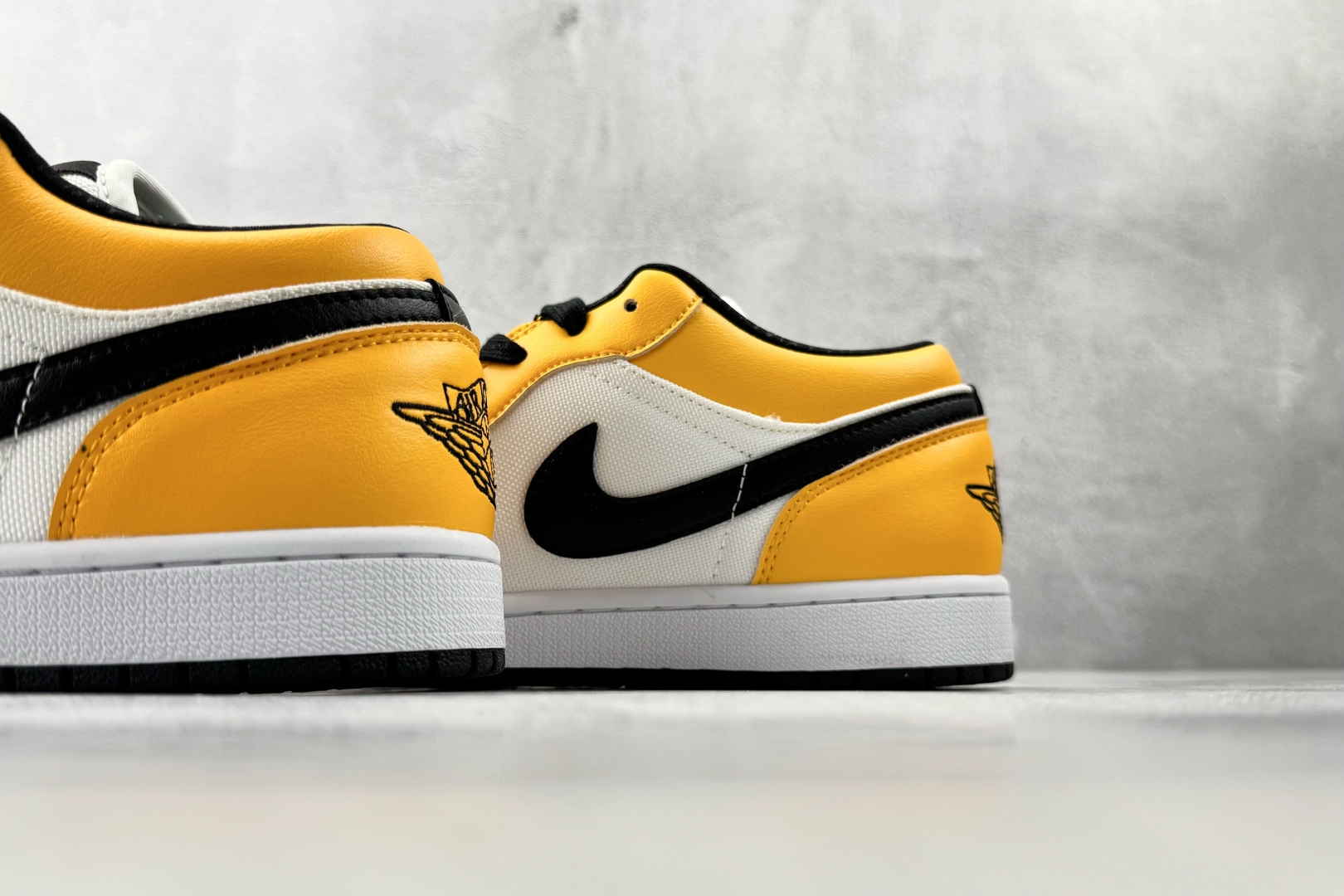 平台爆款 Jordan Air Jordan 1 low ”laser orange” 湖人 白橙 CZ4776-107-Top High Quatity Cheap Sneakers Fashion Clothing Clothes Bags handbags Shoes of all Brand wholesale With The best Quality And Beautiful Price from China Factory Chinese suppliers wholesaler seller 平台爆款 Jordan Air Jordan 1 low ”laser orange” 湖人 白橙 CZ4776-107