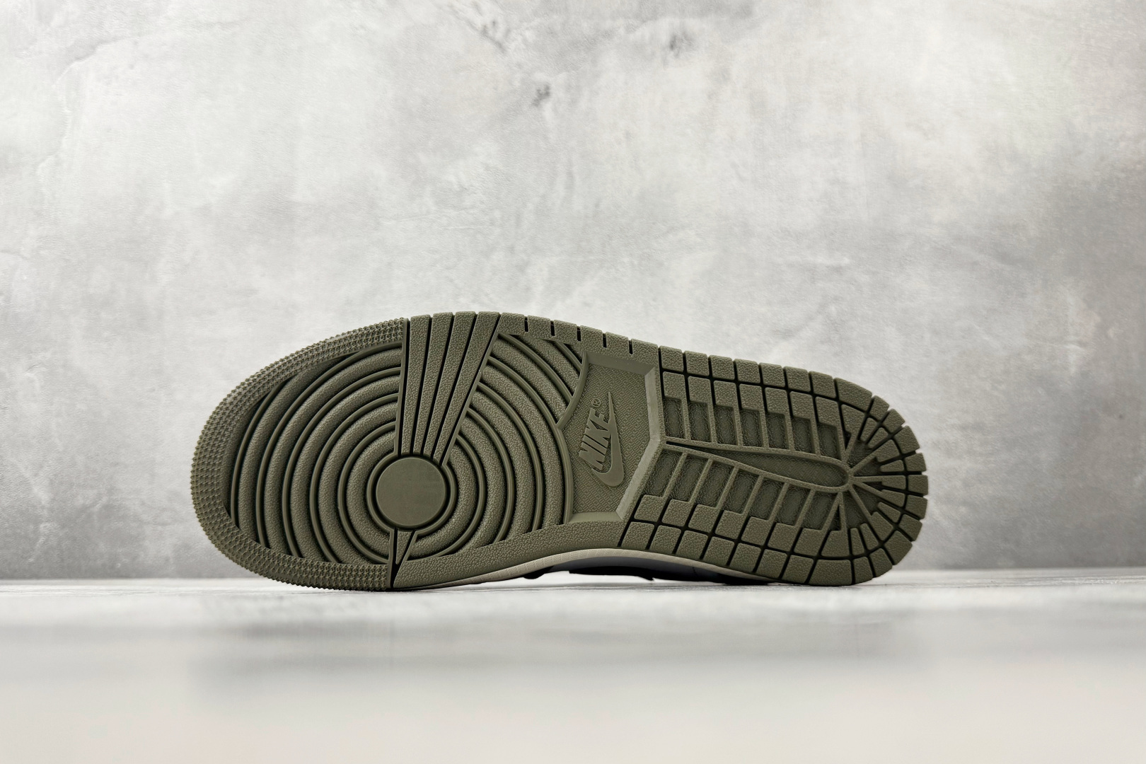 顶级Jordan Air Jordan 1 Retro Low 橄榄绿 HQ6998-200-Top High Quatity Cheap Sneakers Fashion Clothing Clothes Bags handbags Shoes of all Brand wholesale With The best Quality And Beautiful Price from China Factory Chinese suppliers wholesaler seller 顶级Jordan Air Jordan 1 Retro Low 橄榄绿 HQ6998-200
