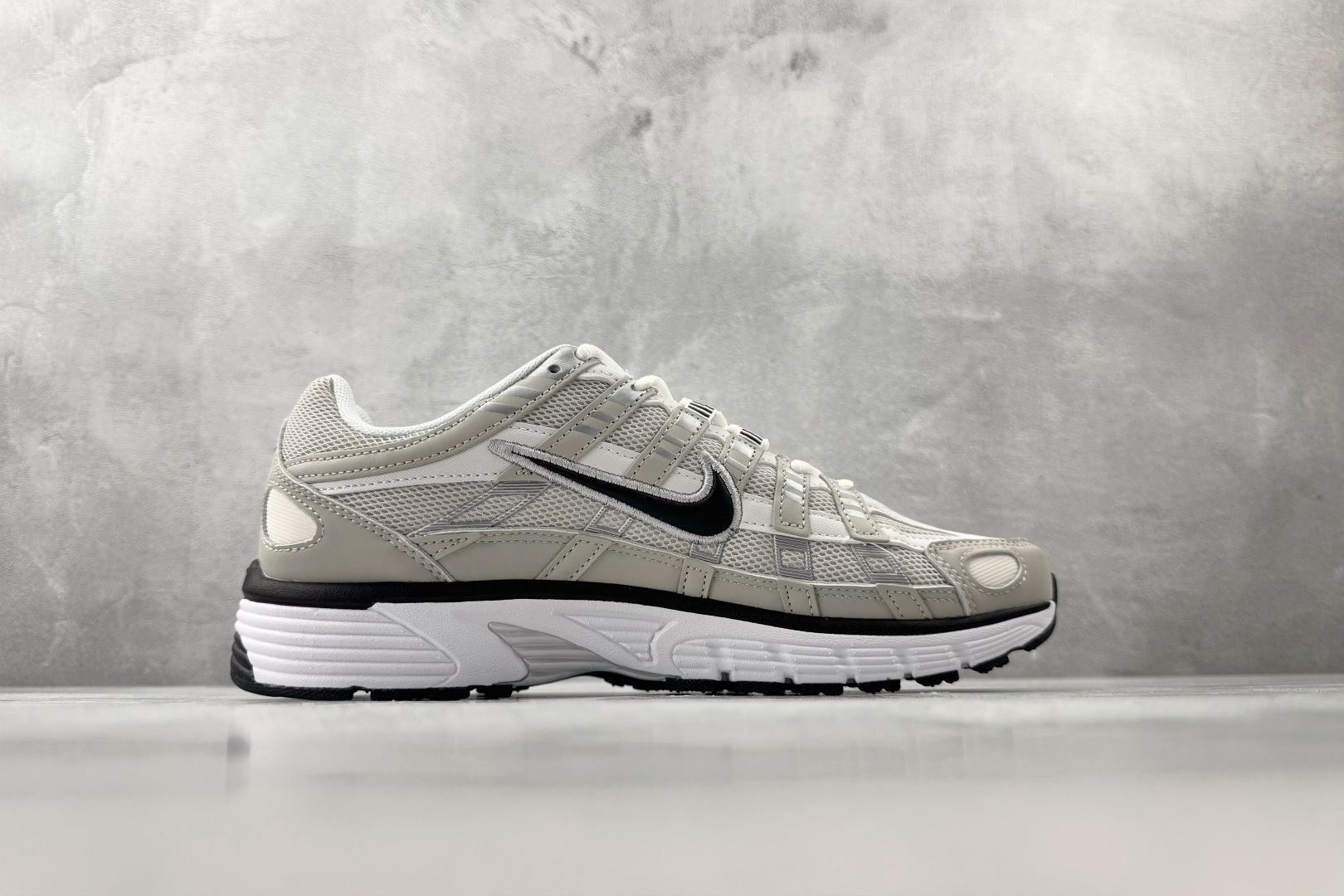 原鞋开发 原数据档案 Nike P-6000 灰色 IQ7600-012-Top High Quatity Cheap Sneakers Fashion Clothing Clothes Bags handbags Shoes of all Brand wholesale With The best Quality And Beautiful Price from China Factory Chinese suppliers wholesaler seller 原鞋开发 原数据档案 Nike P-6000 灰色 IQ7600-012